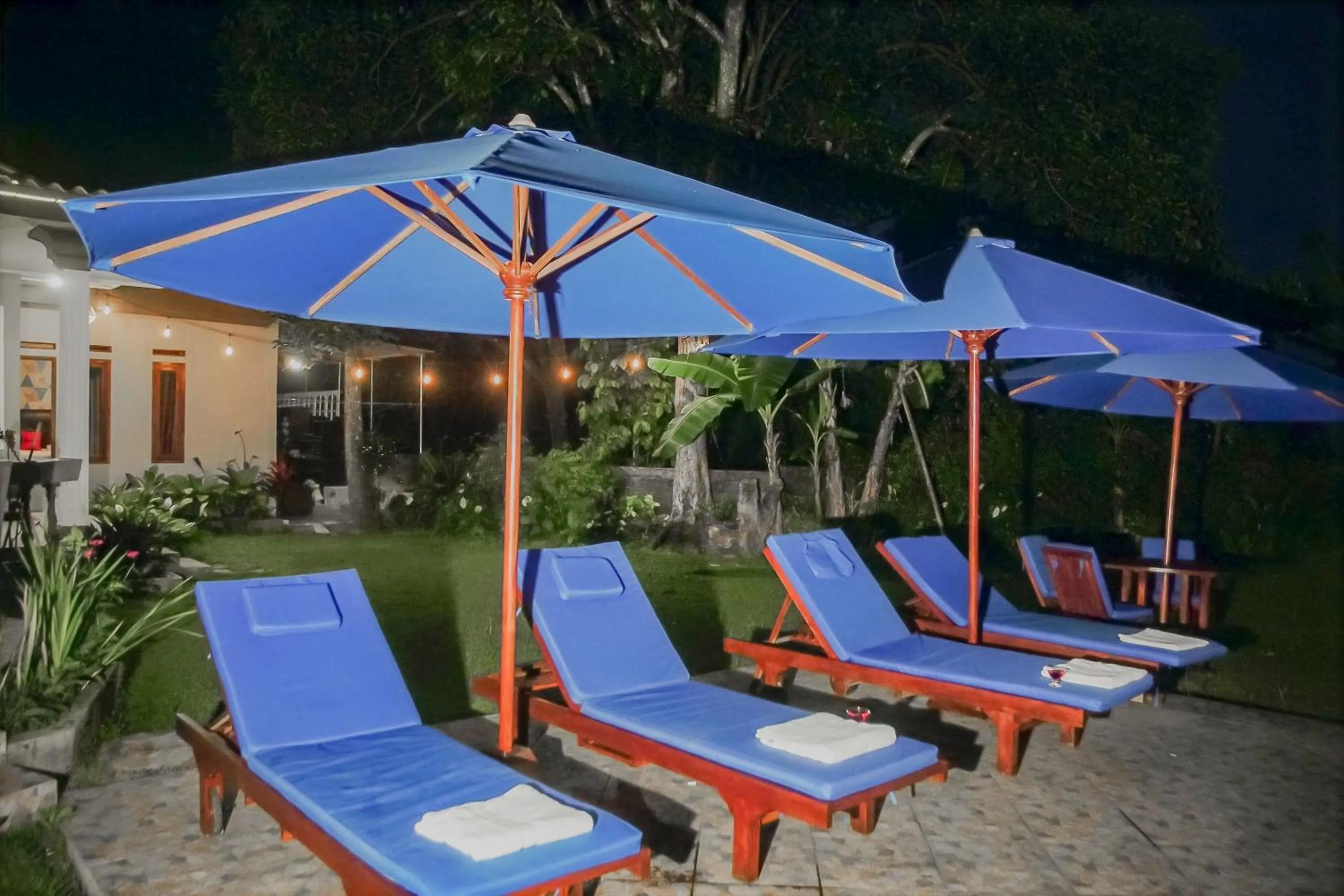 Pool view in RedDoorz near Taman Safari 2