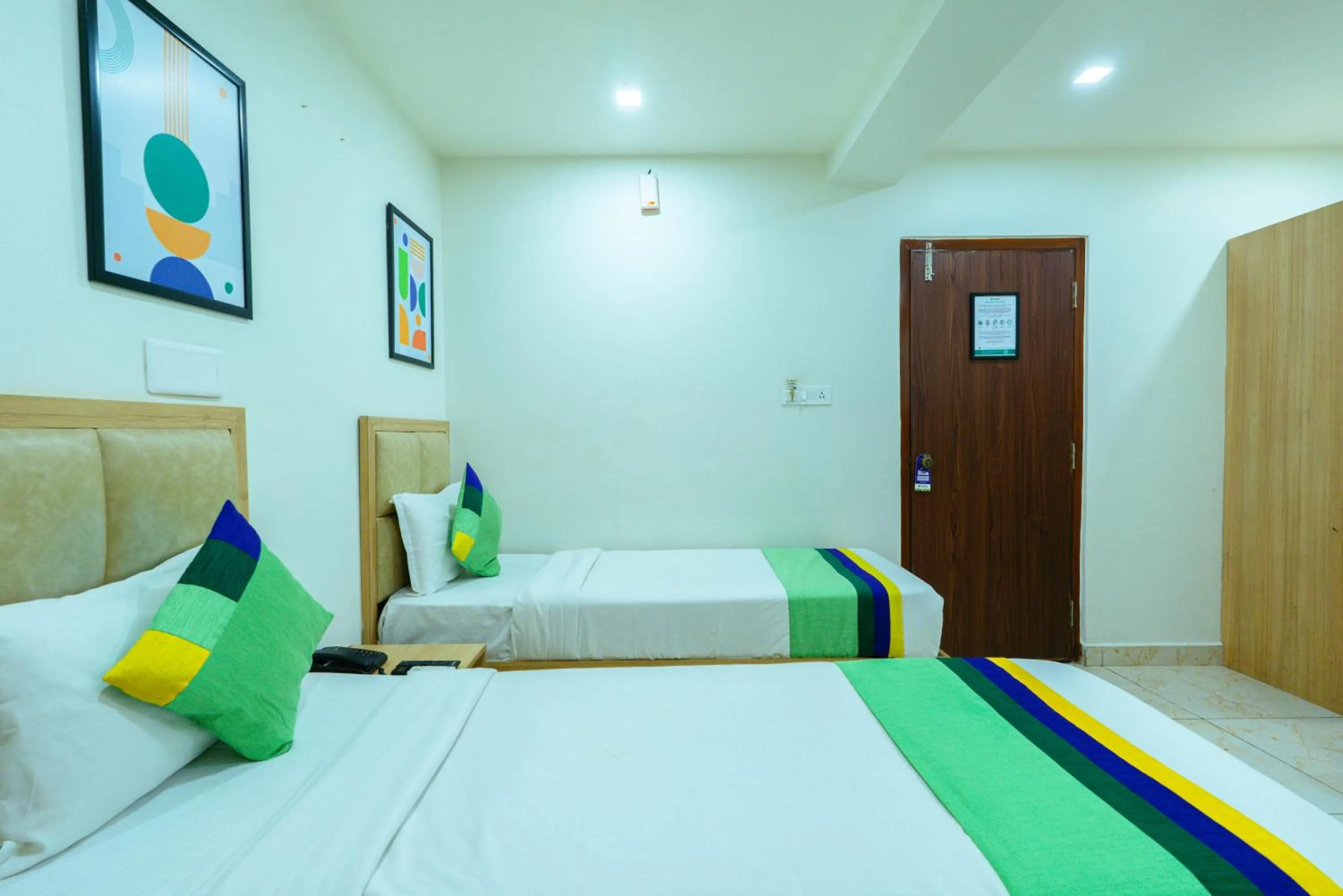 Bedroom, Bed in Treebo Elmas Grand