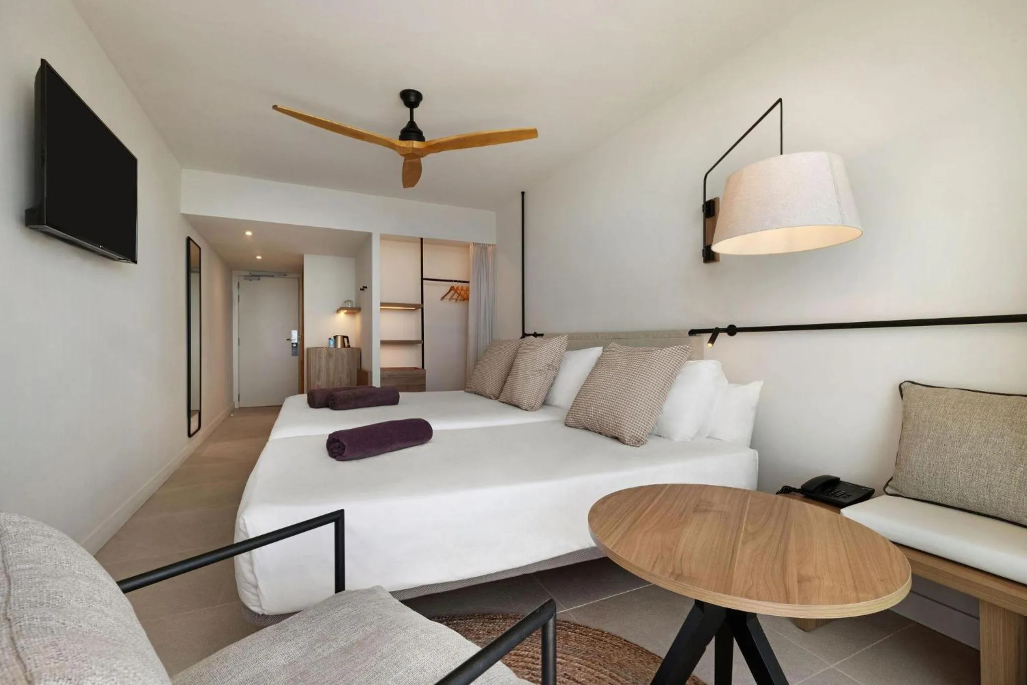 Photo of the whole room, Bed in Inmood Aucanada 4 Sup - Adults Only