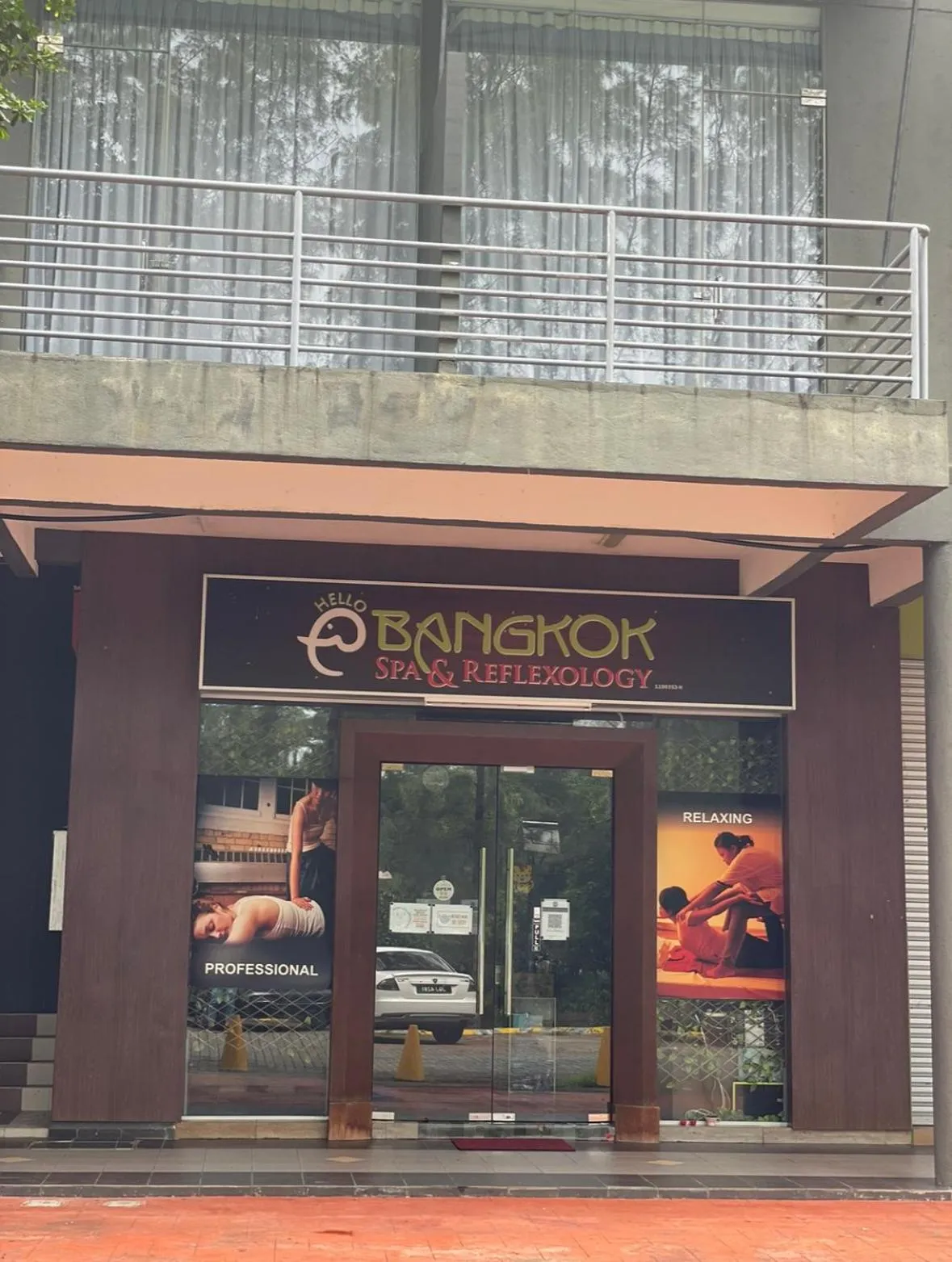 Massage in Waterfront Boutique Hotel