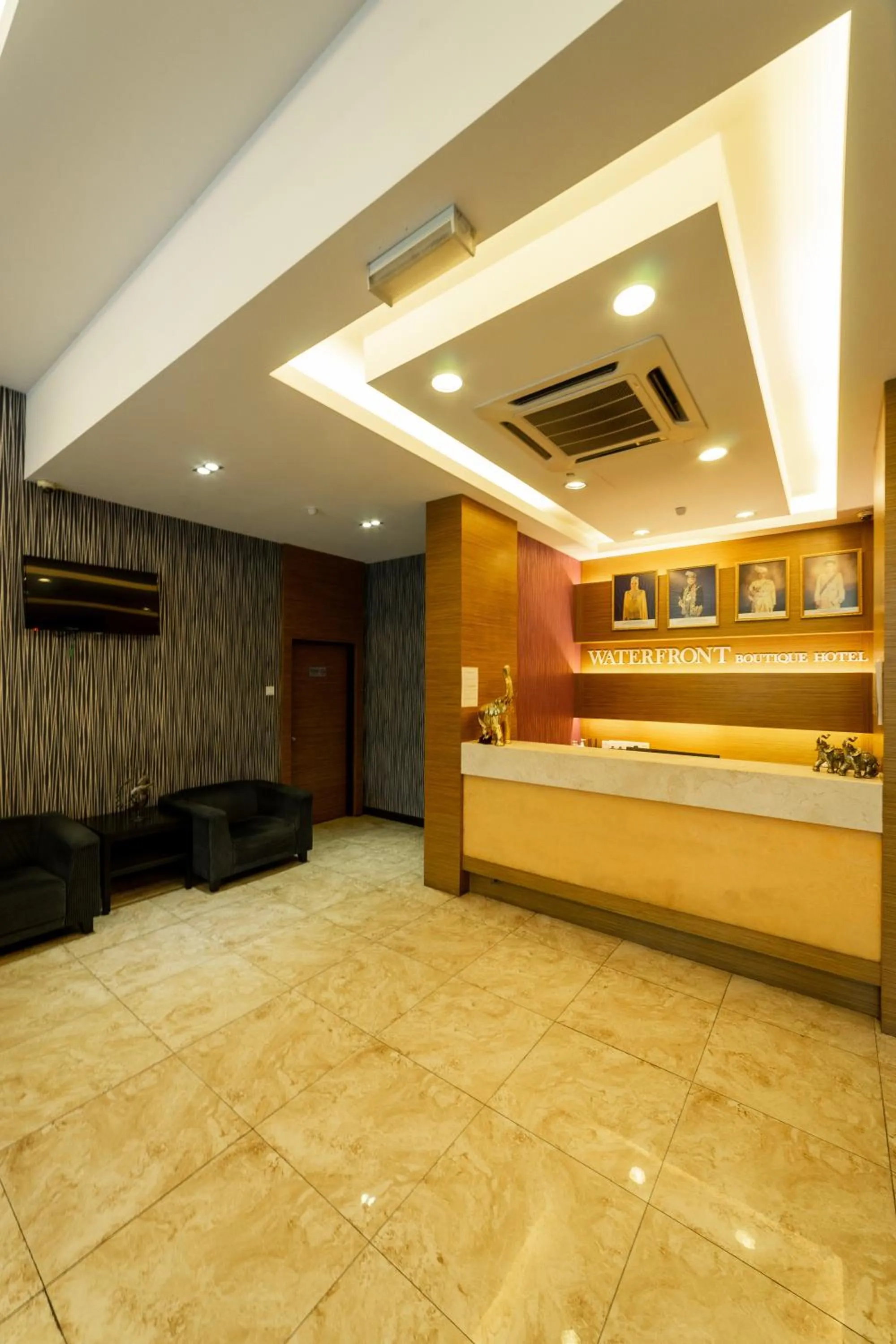 Lobby or reception in Waterfront Boutique Hotel