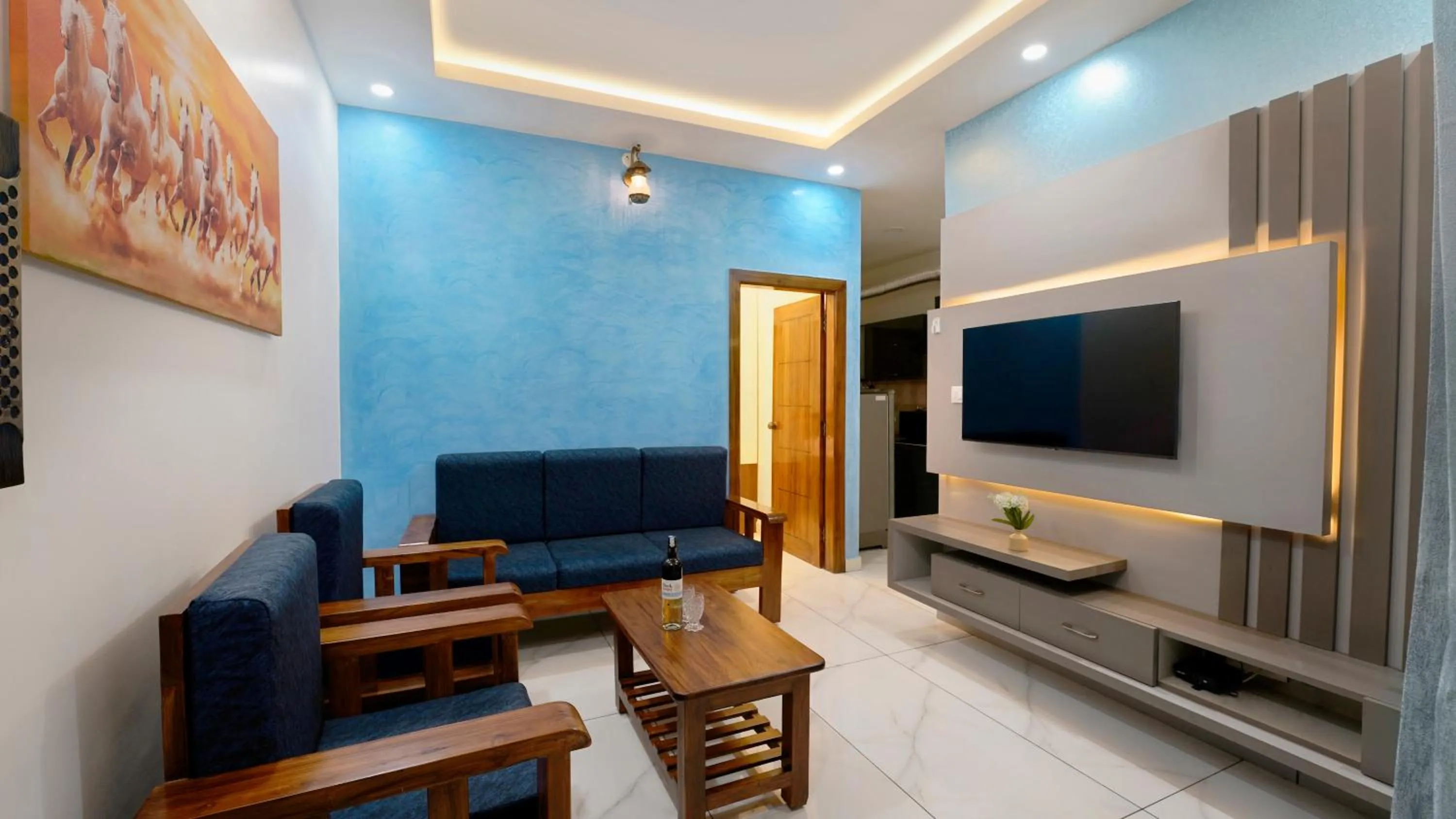TV and multimedia in Royal Tusker Luxury Service Apartments