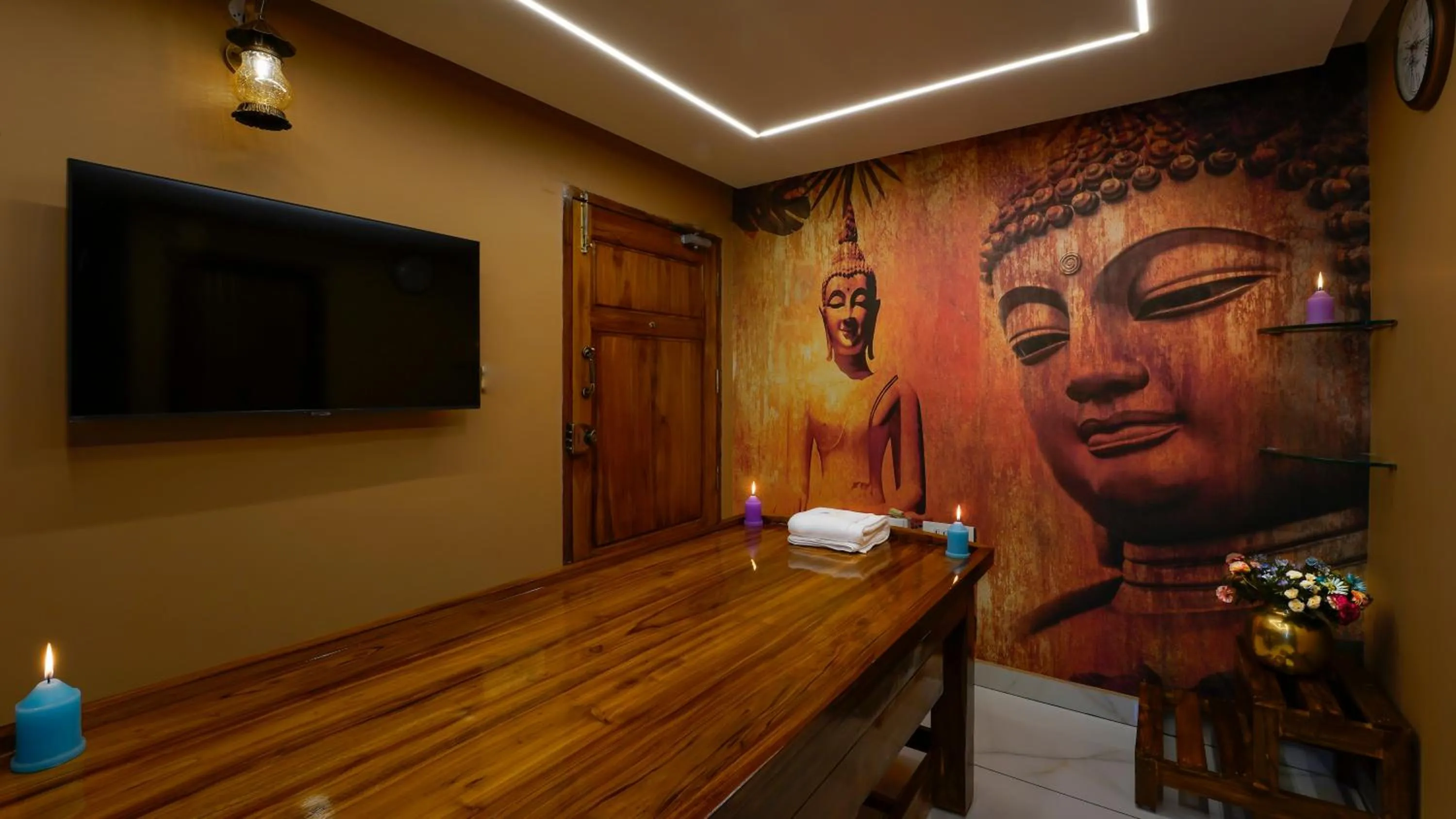 TV and multimedia in Royal Tusker Luxury Service Apartments