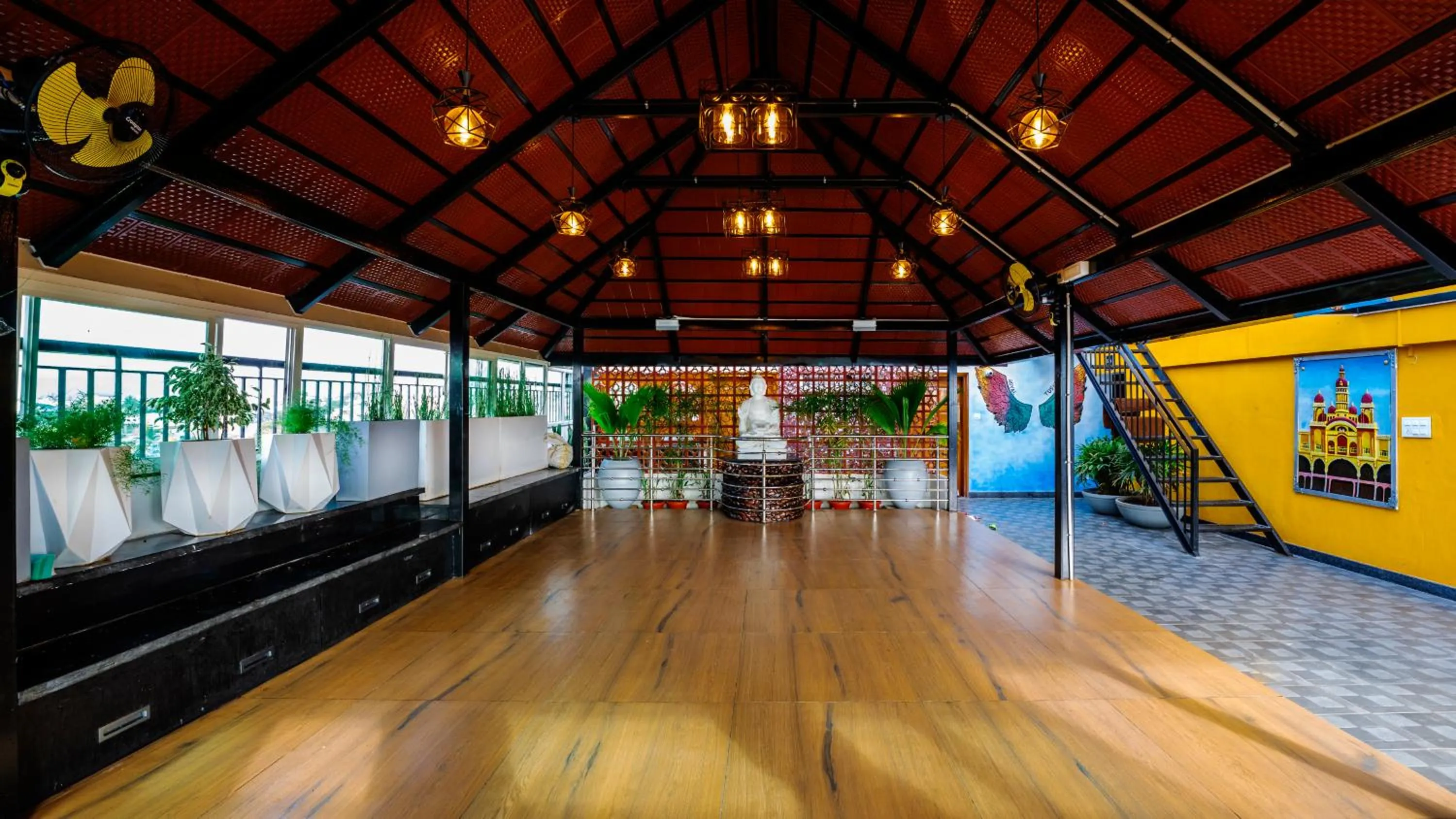 Area and facilities in Royal Tusker Luxury Service Apartments