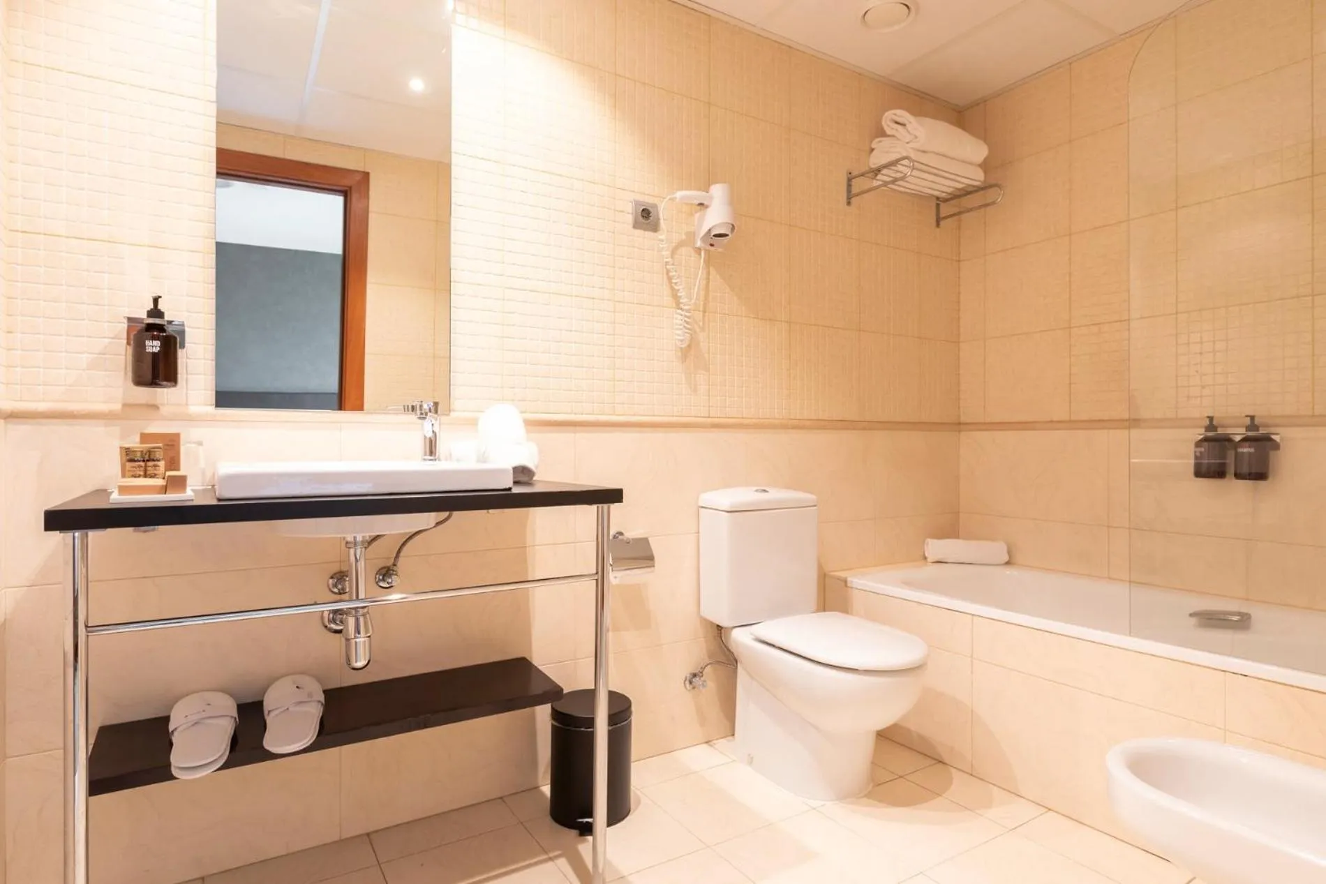 Shower in Acta Sant Just