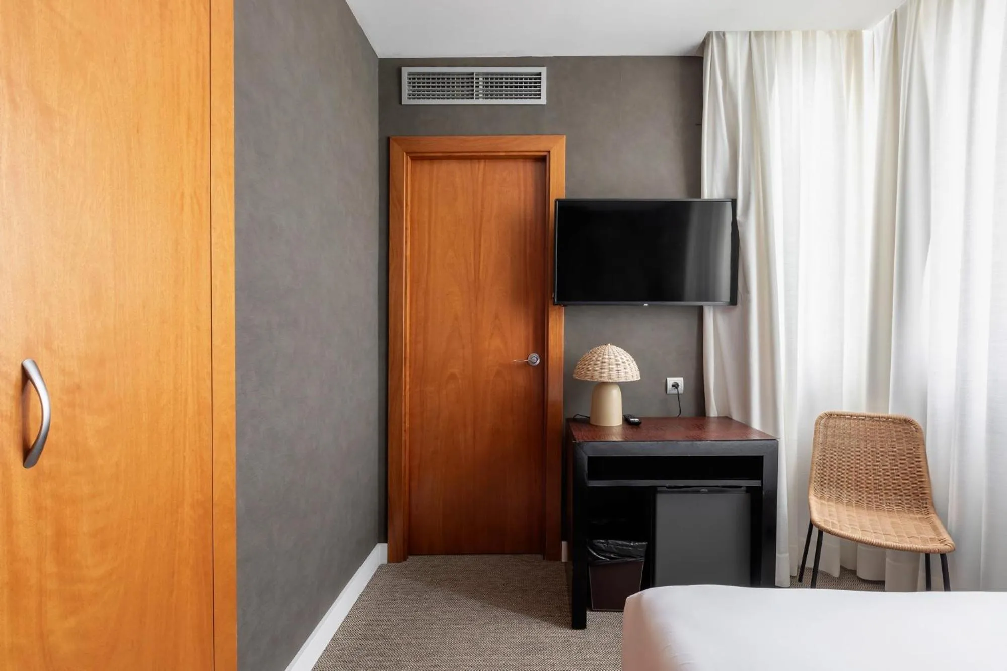 TV and multimedia, Bed in Acta Sant Just