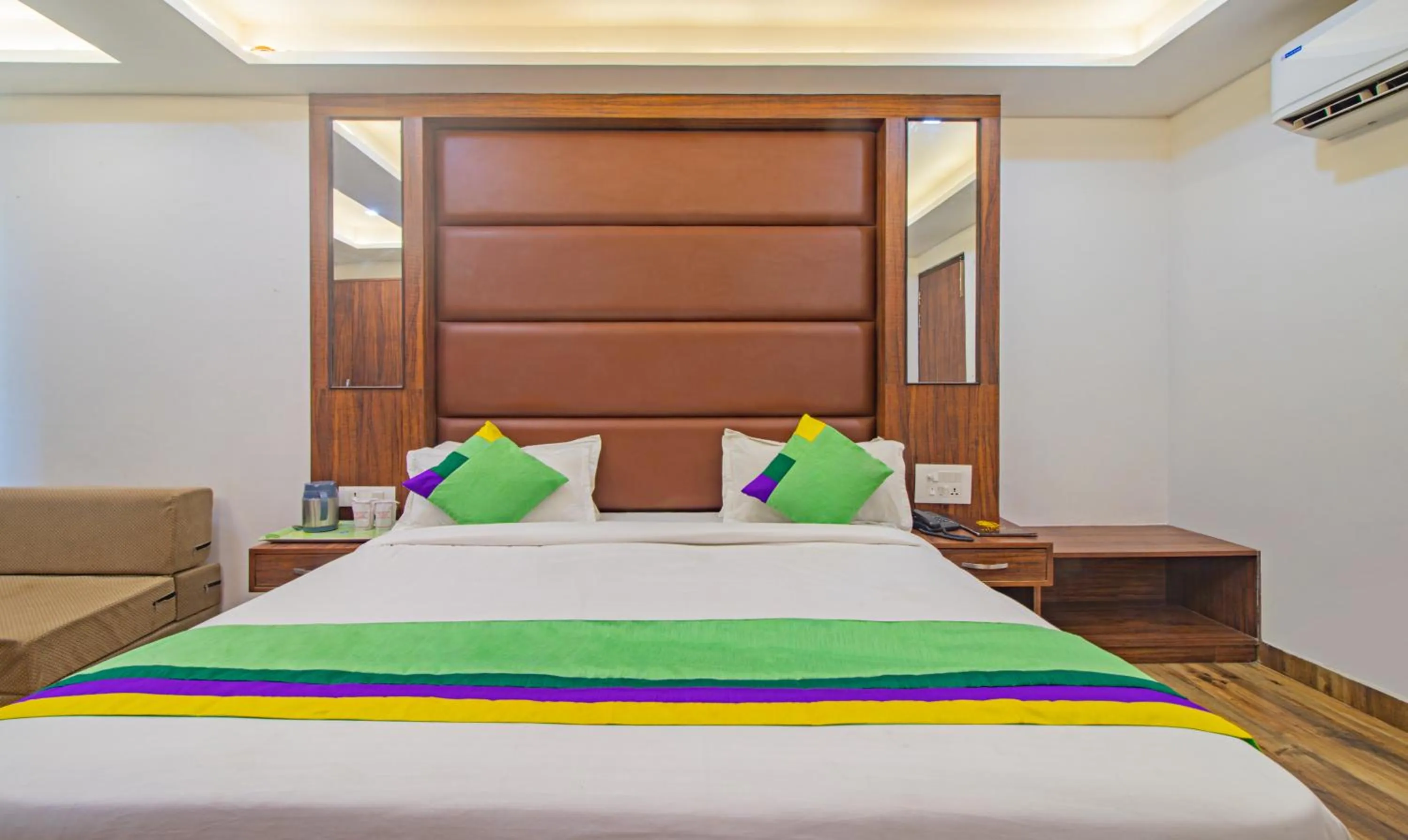 Bedroom, Bed in Treebo The Empire Near Taj Mahal Agra