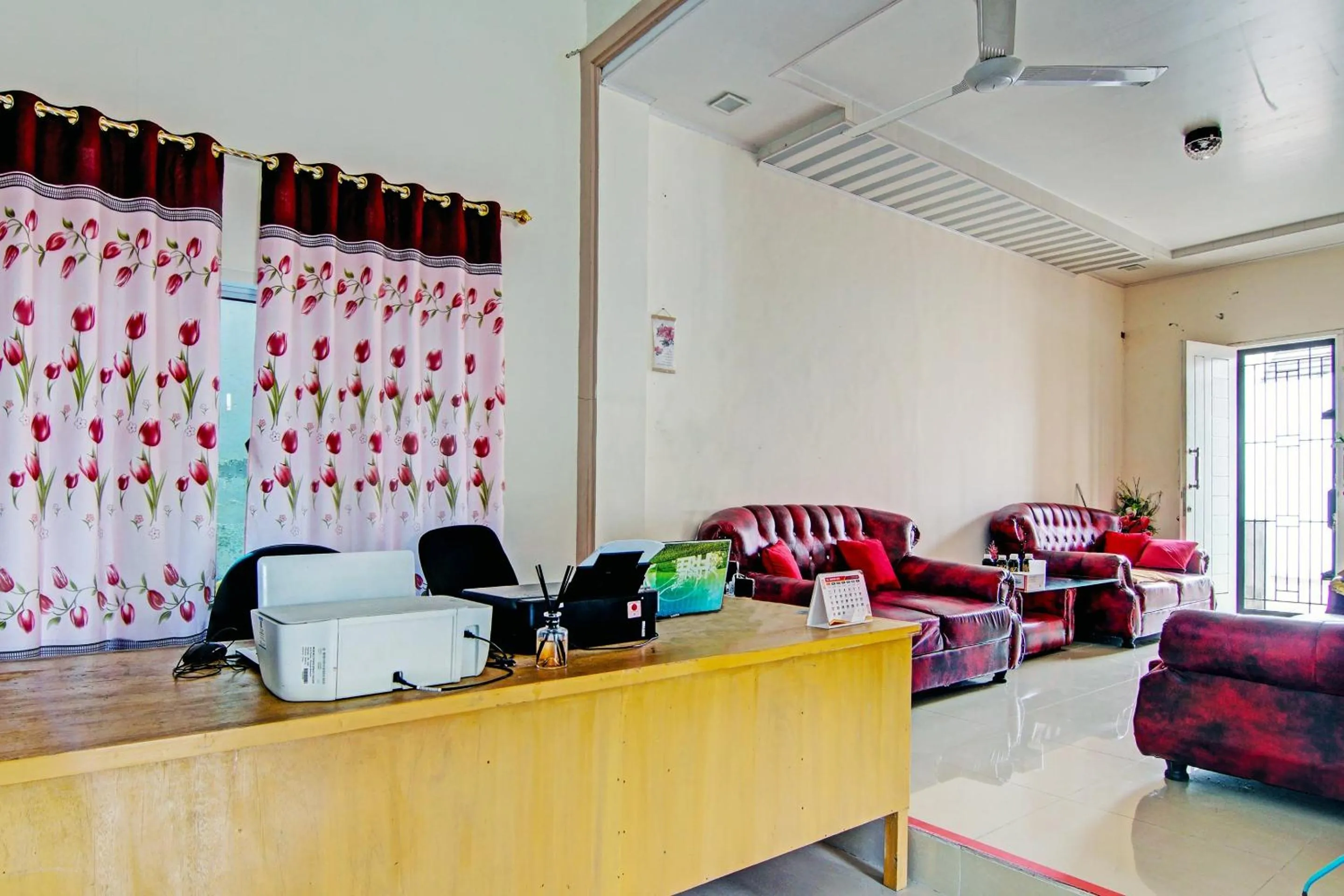 Lobby or reception in Hotel O Timur Raya Homestay Syariah