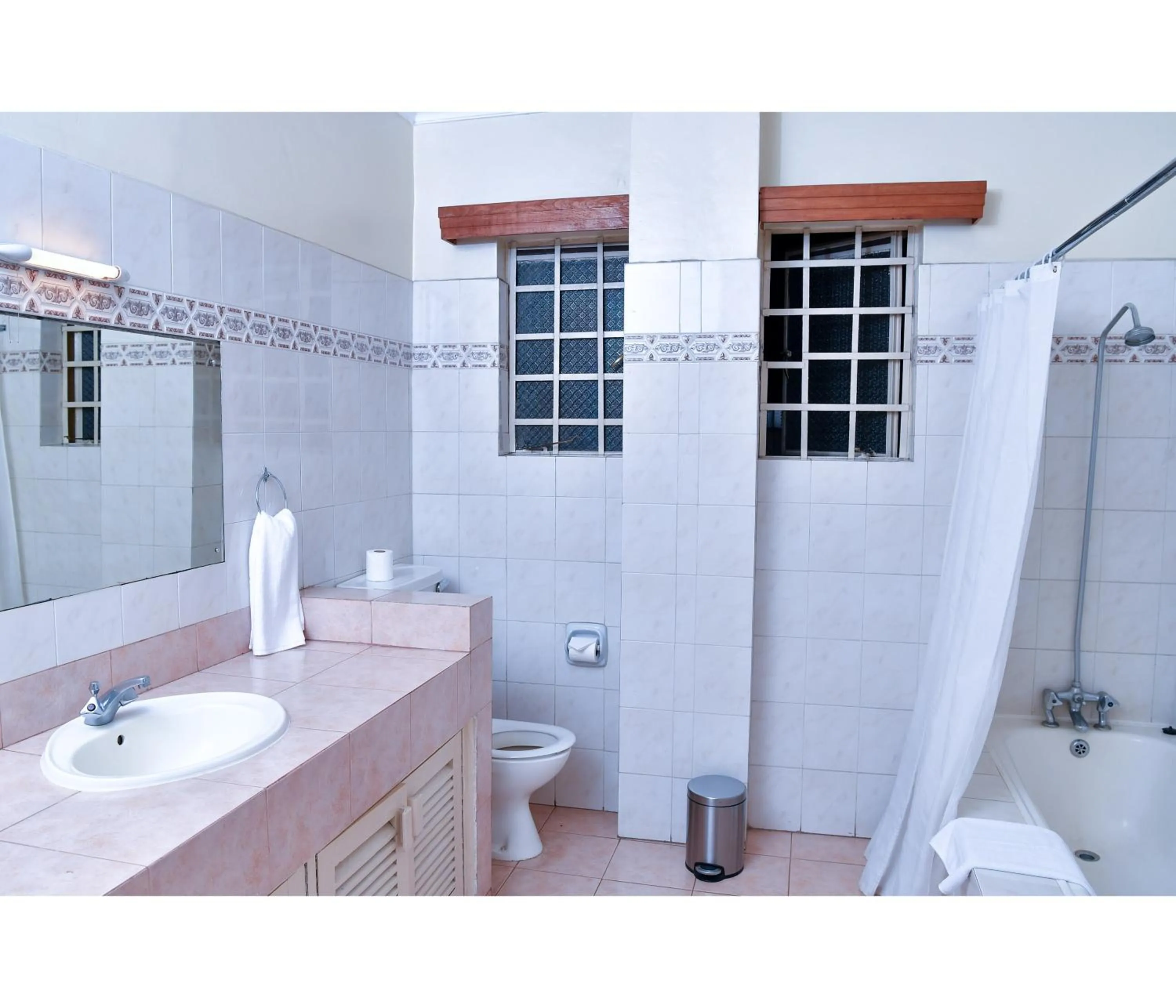 Bathroom in Hillpark Hotel