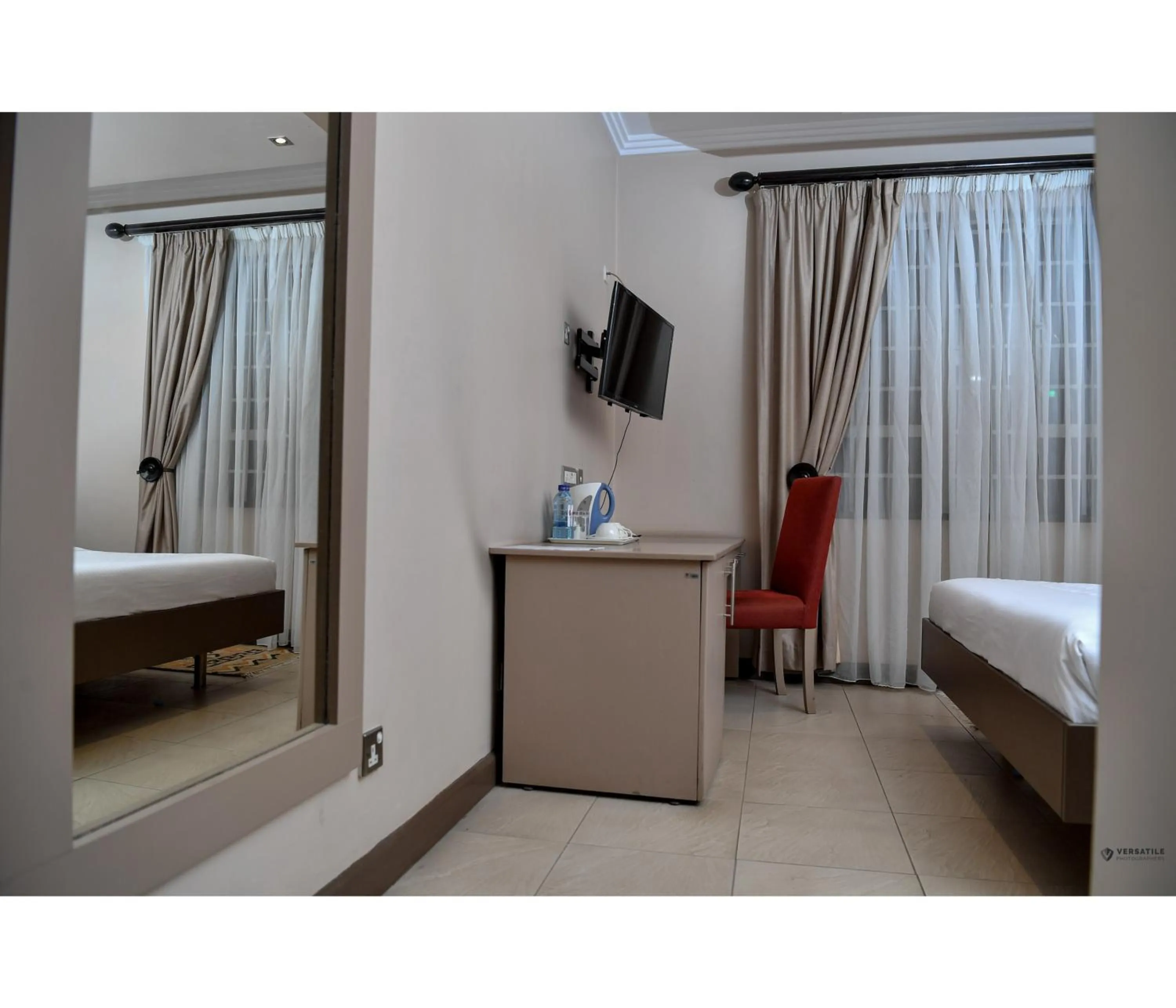 TV and multimedia, Bed in Hillpark Hotel