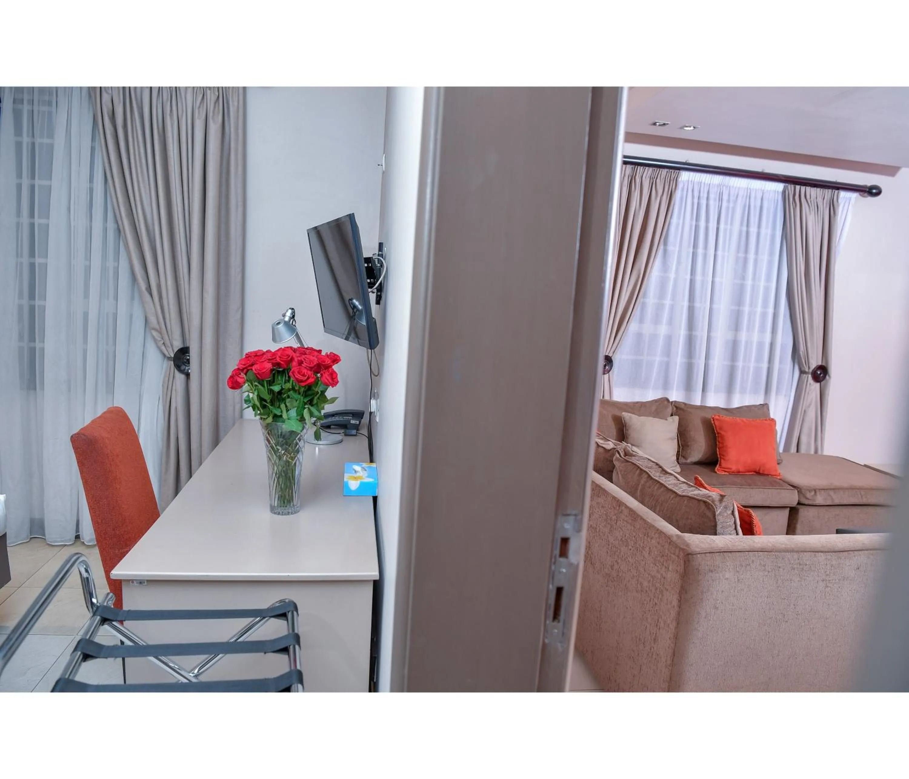 TV and multimedia in Hillpark Hotel