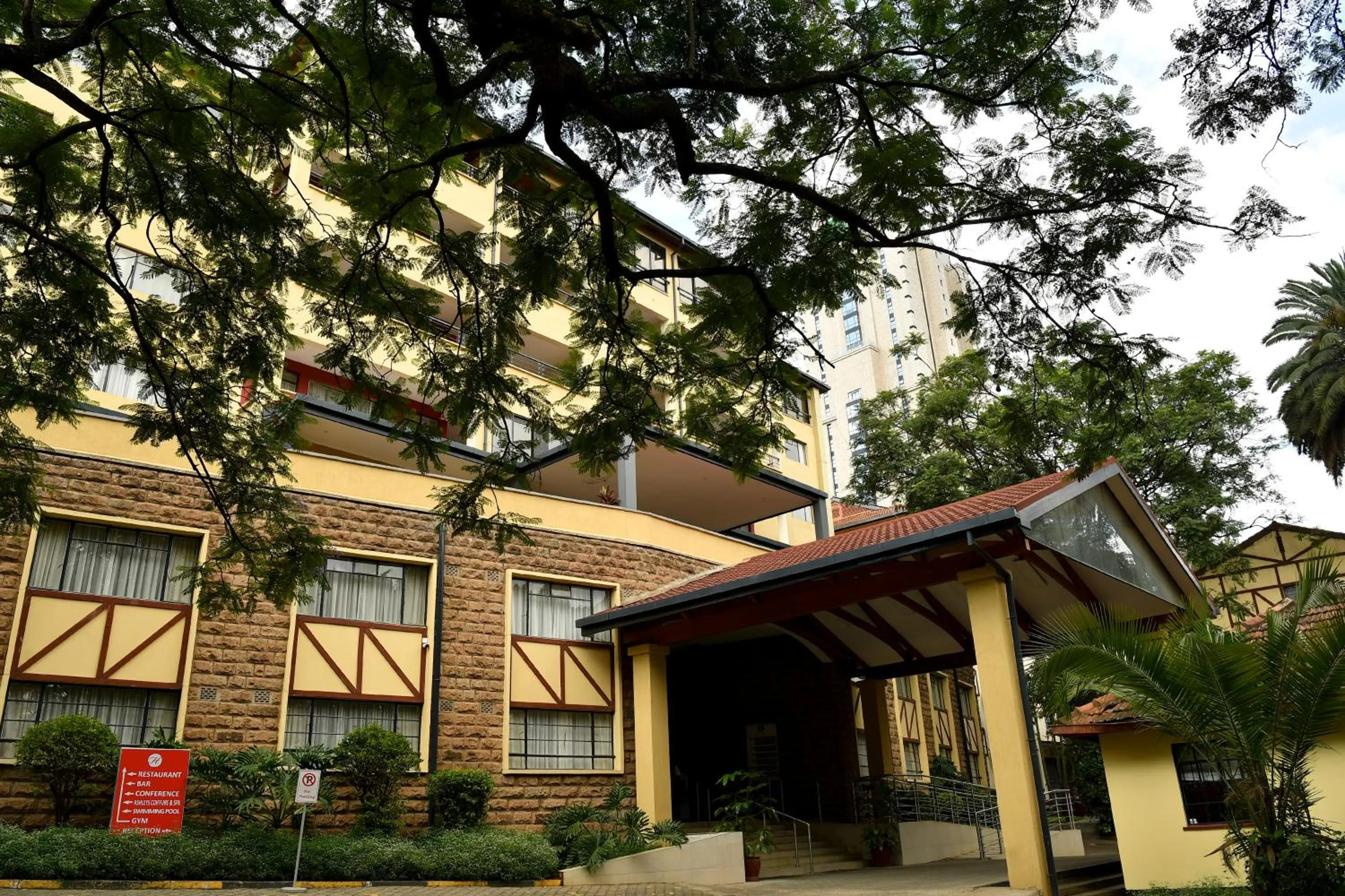 Property building in Hillpark Hotel