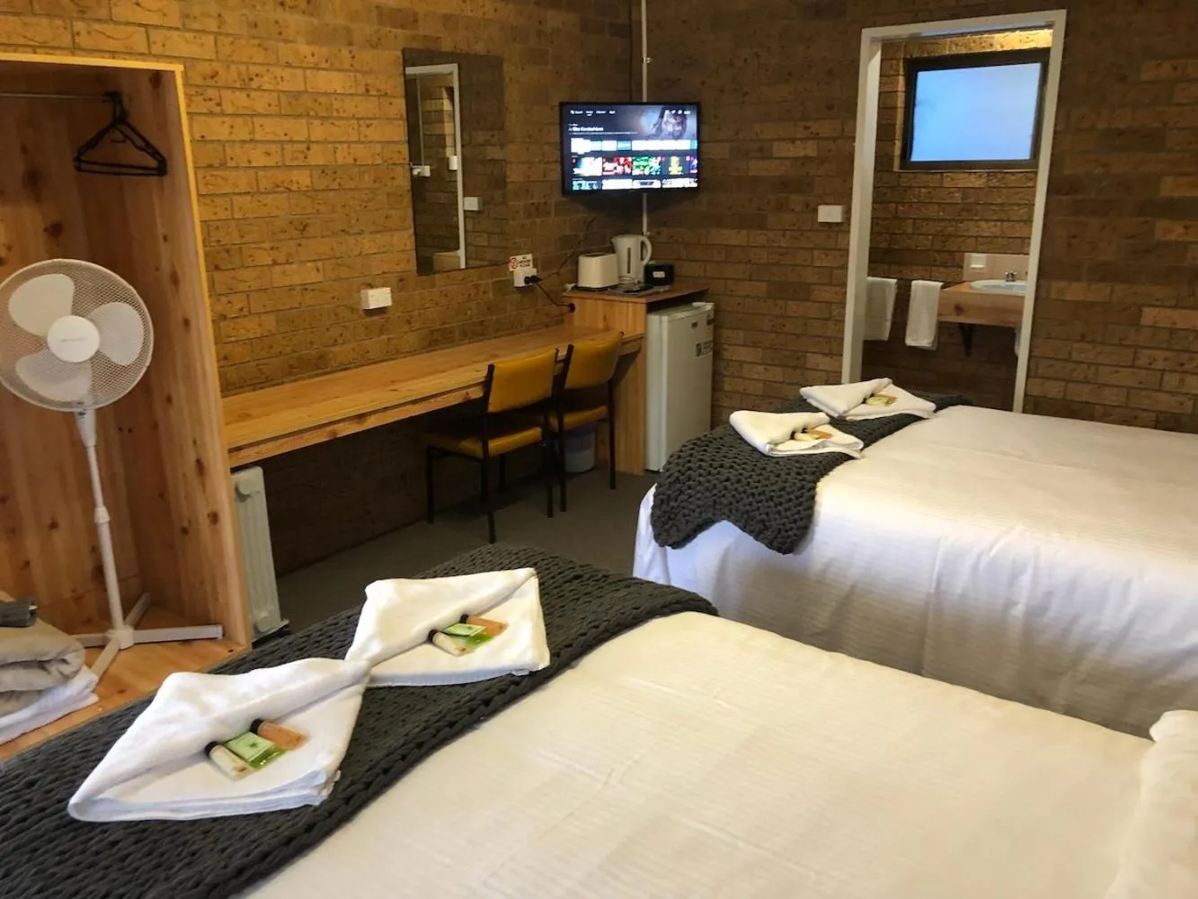 Bed in Deepwater Hotel