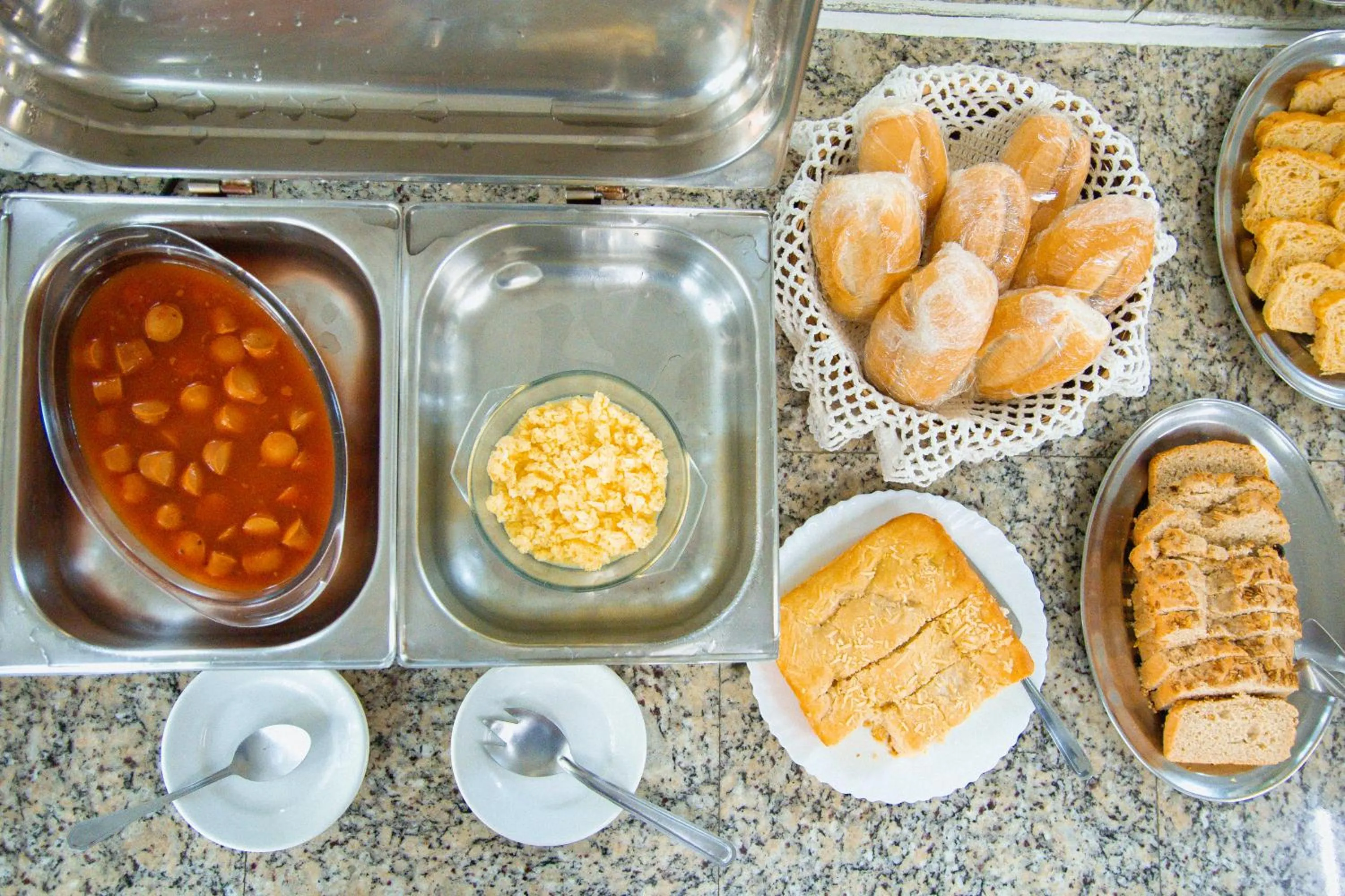 Buffet breakfast in Hotel Arrastão
