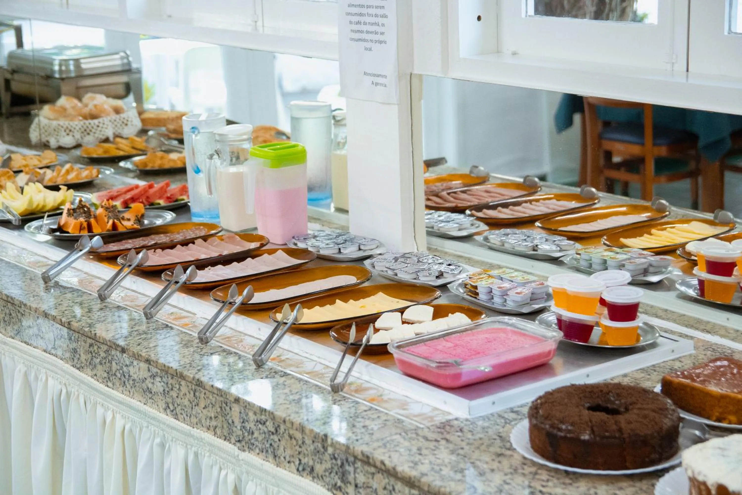 Buffet breakfast in Hotel Arrastão