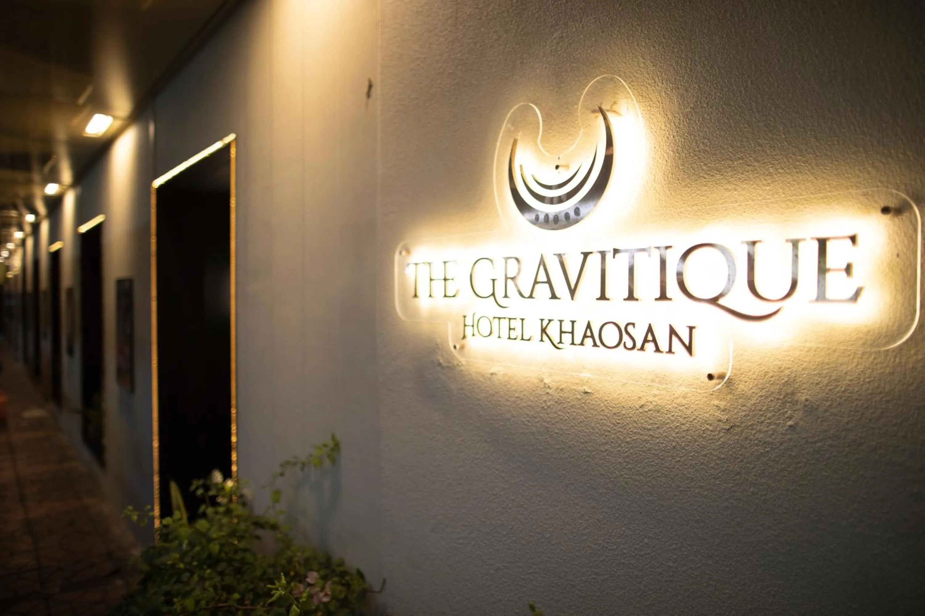 Property building in The Gravitique Hotel Khaosan