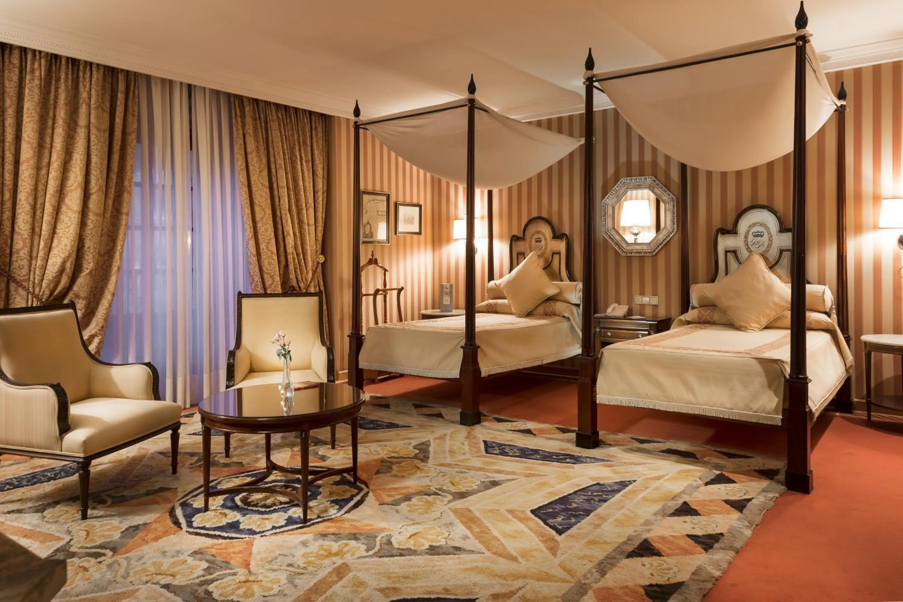 Bed in Eurostars Hotel de la Reconquista