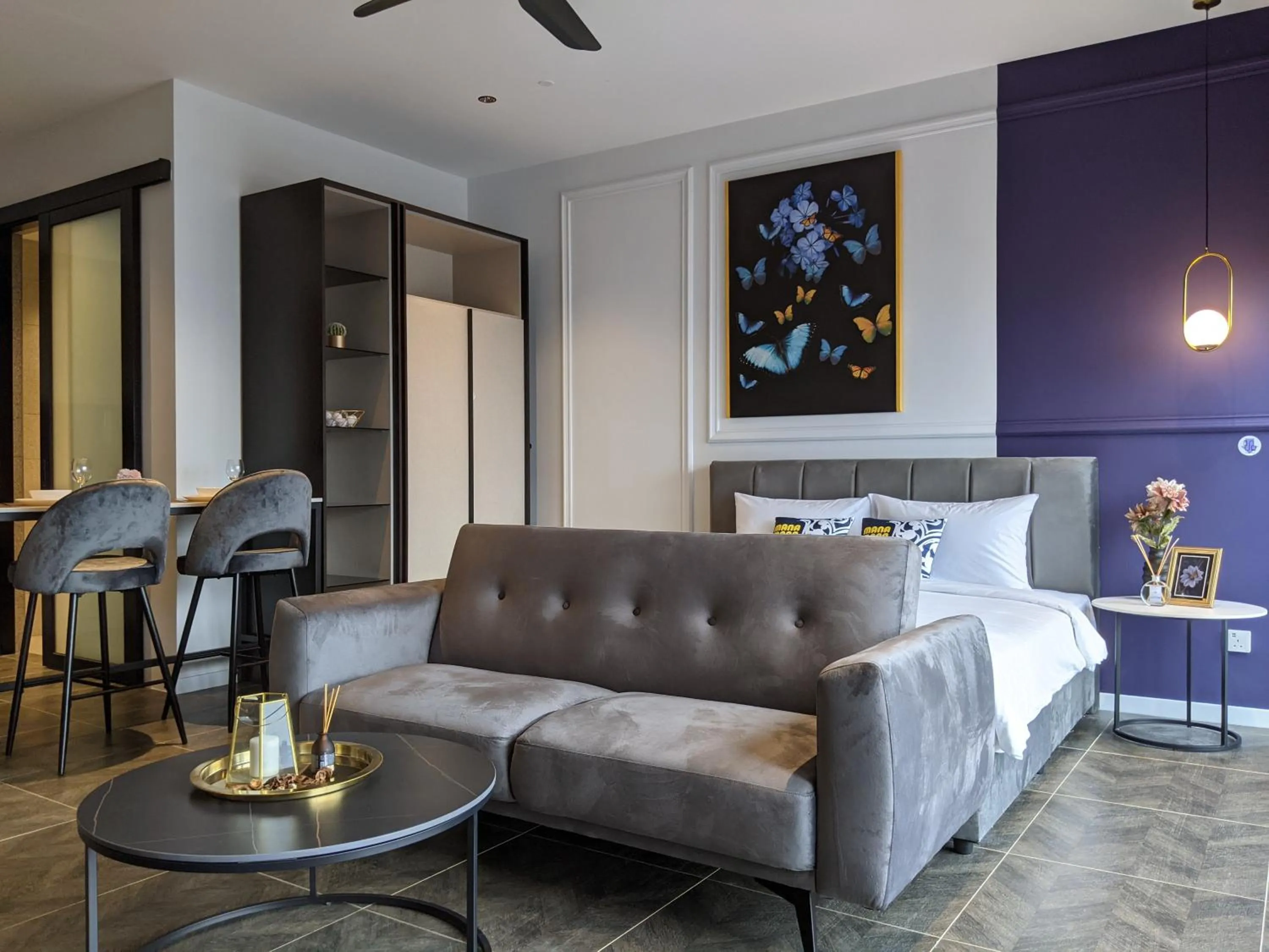 Living room in Scarletz Suites KLCC by Mana-Mana