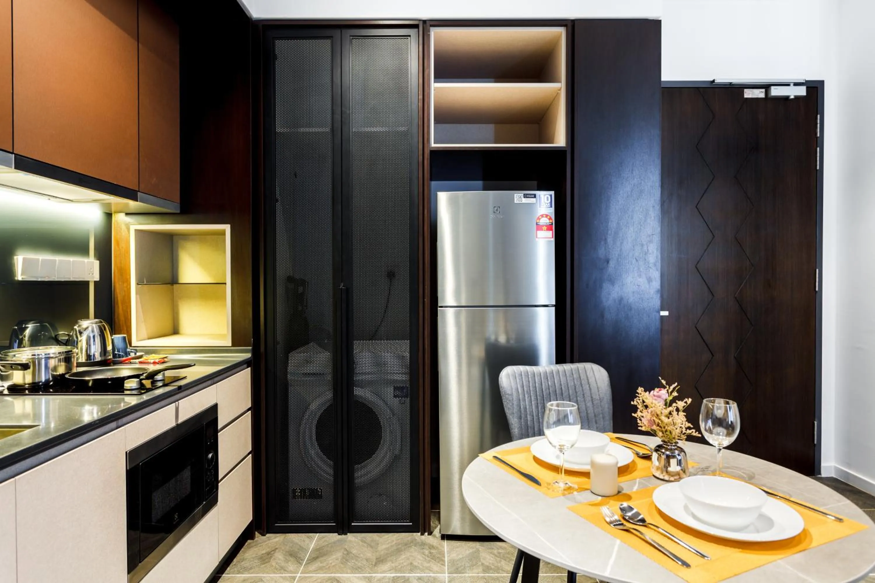 Kitchen or kitchenette in Scarletz Suites KLCC by Mana-Mana