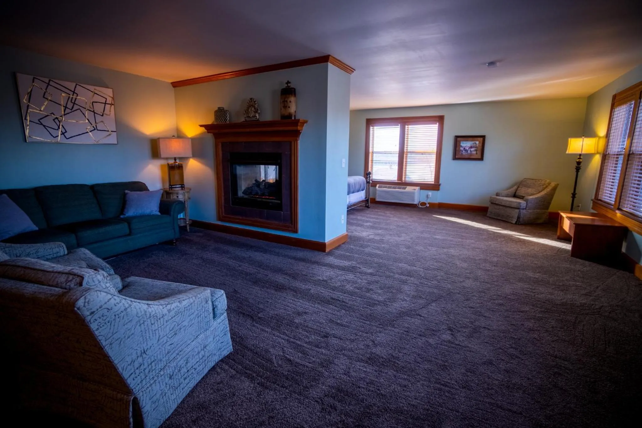 Photo of the whole room, Bed in Nuk's Executive Suites