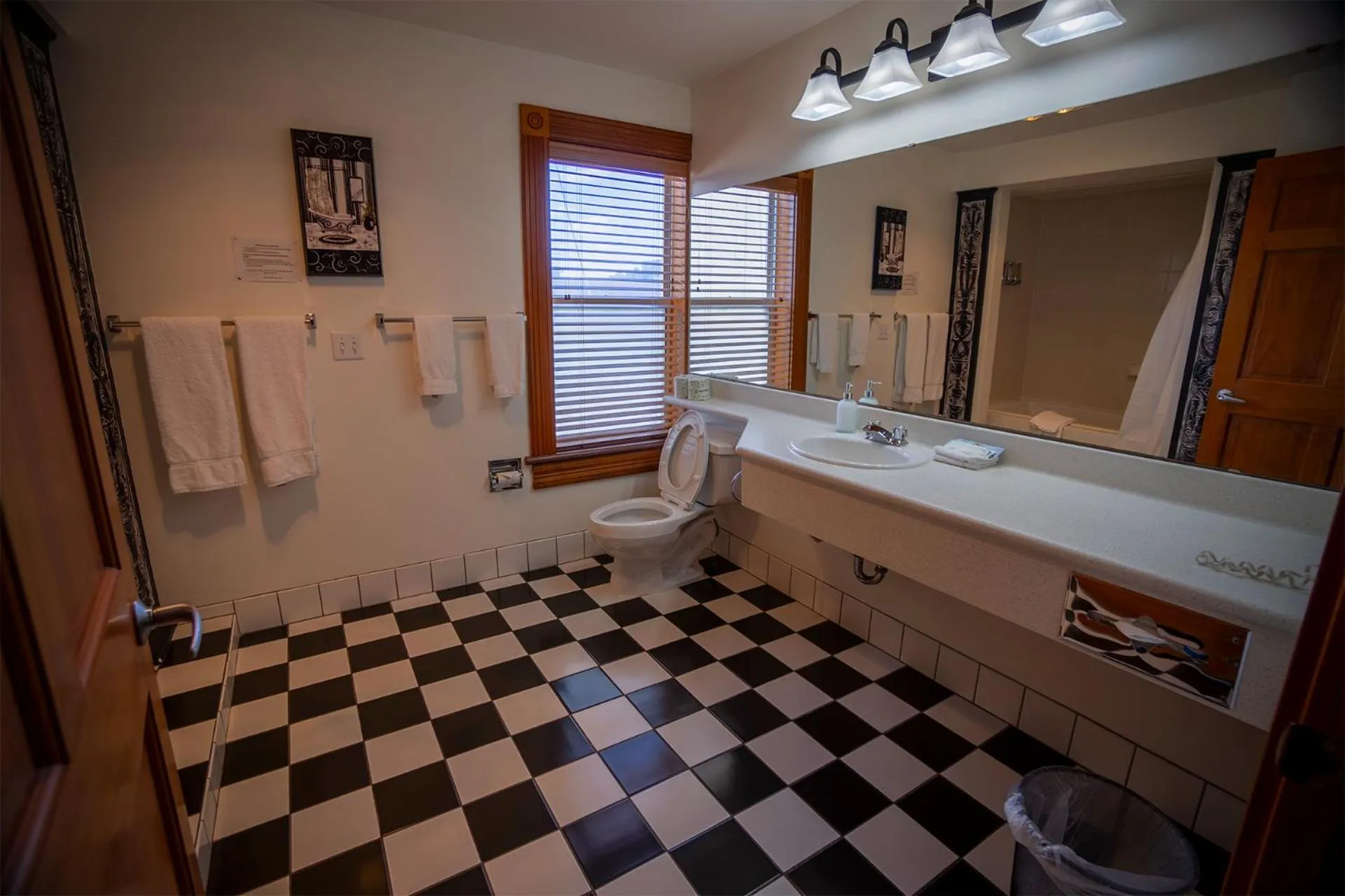 Bathroom in Nuk's Executive Suites