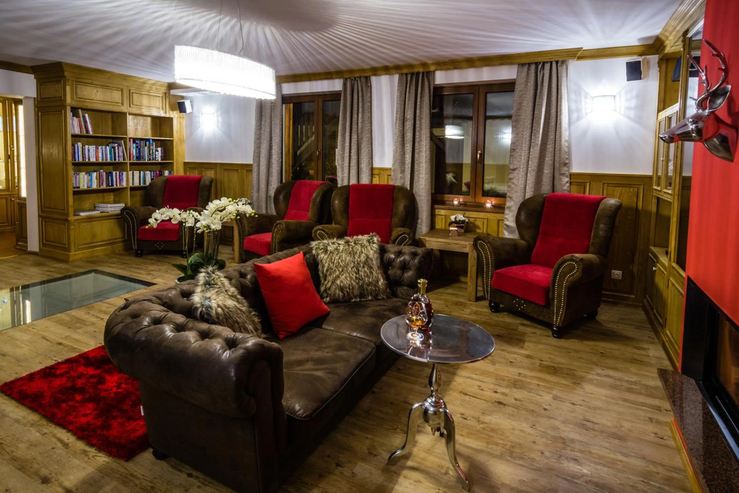 Library in Wellness hotel V Nebi