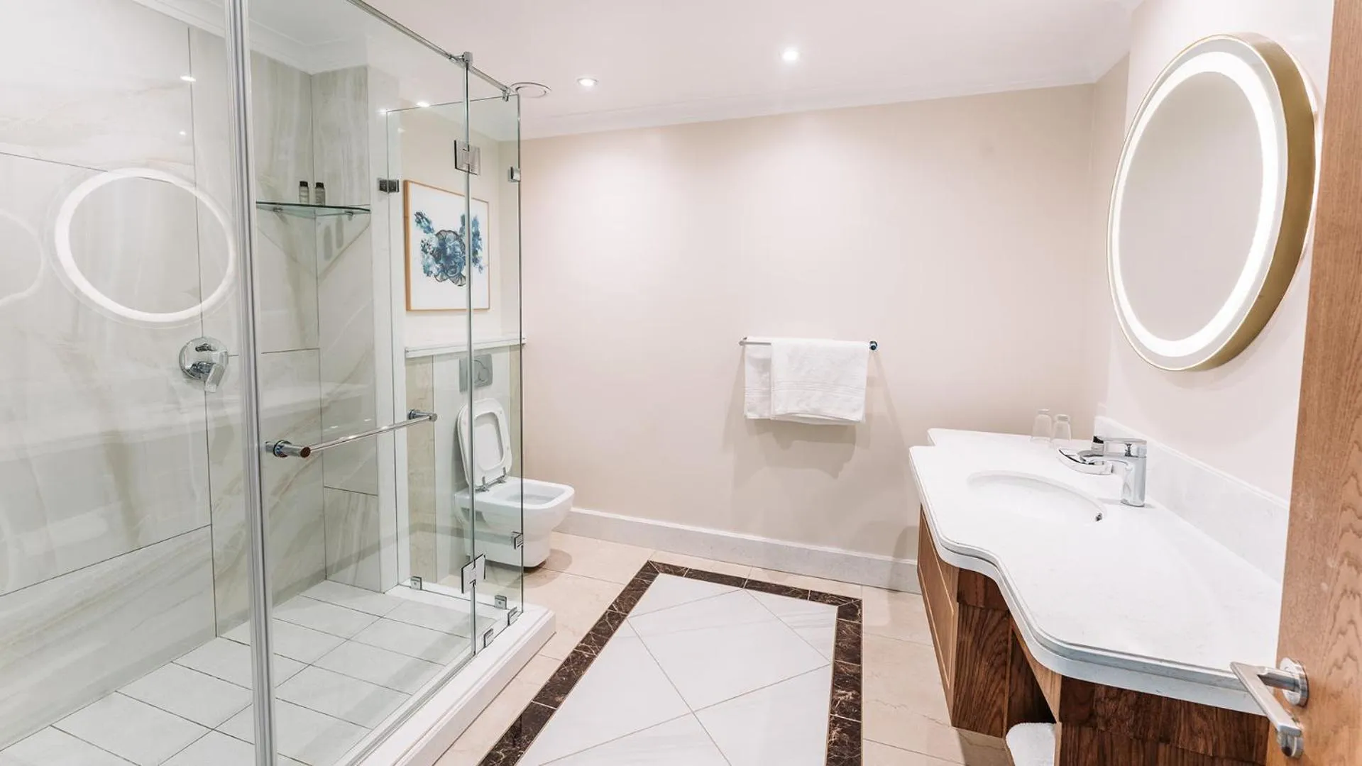 Shower in Silverstar Hotel