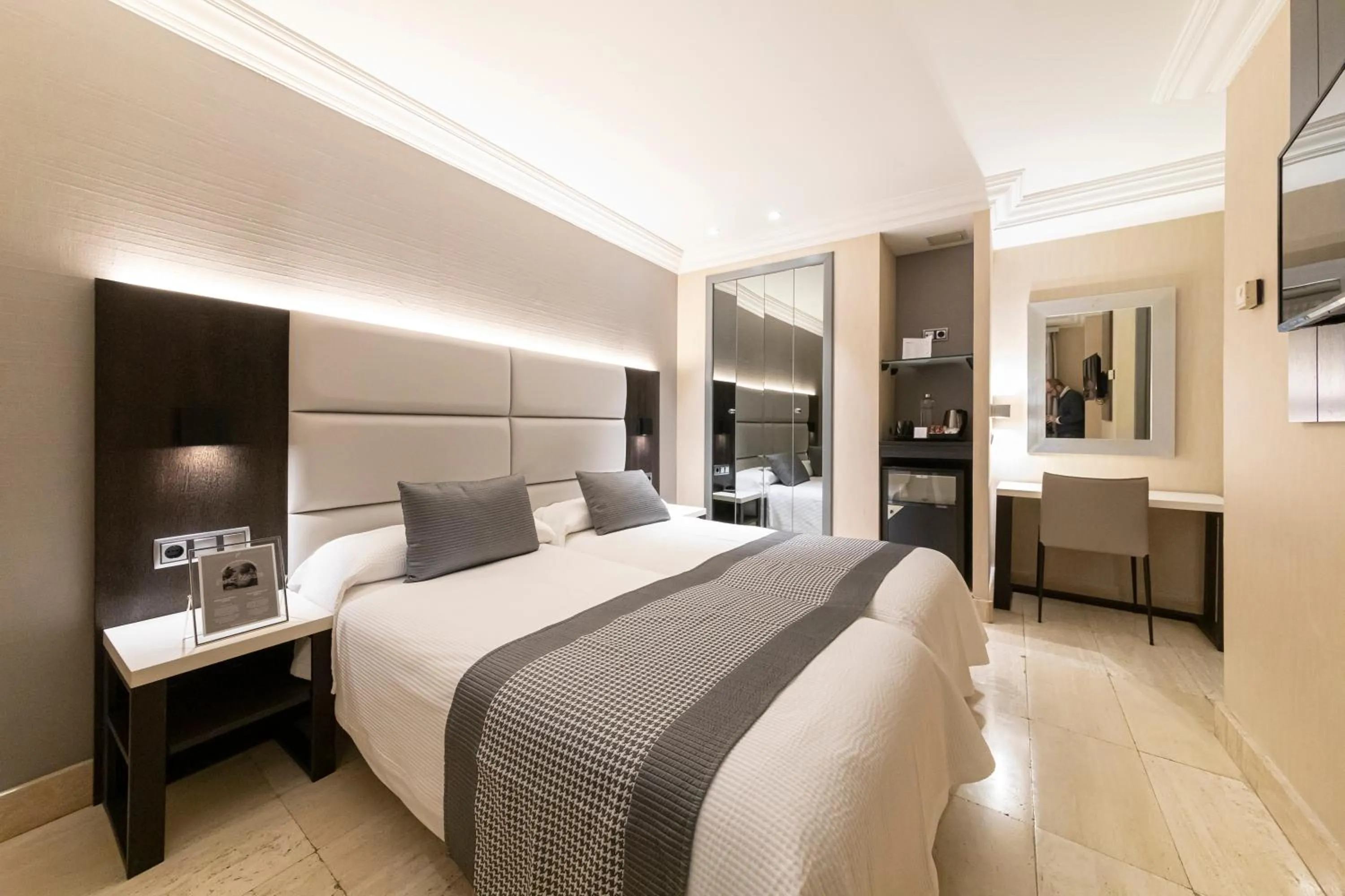 Bedroom, Bed in Habitus Hotel Europa