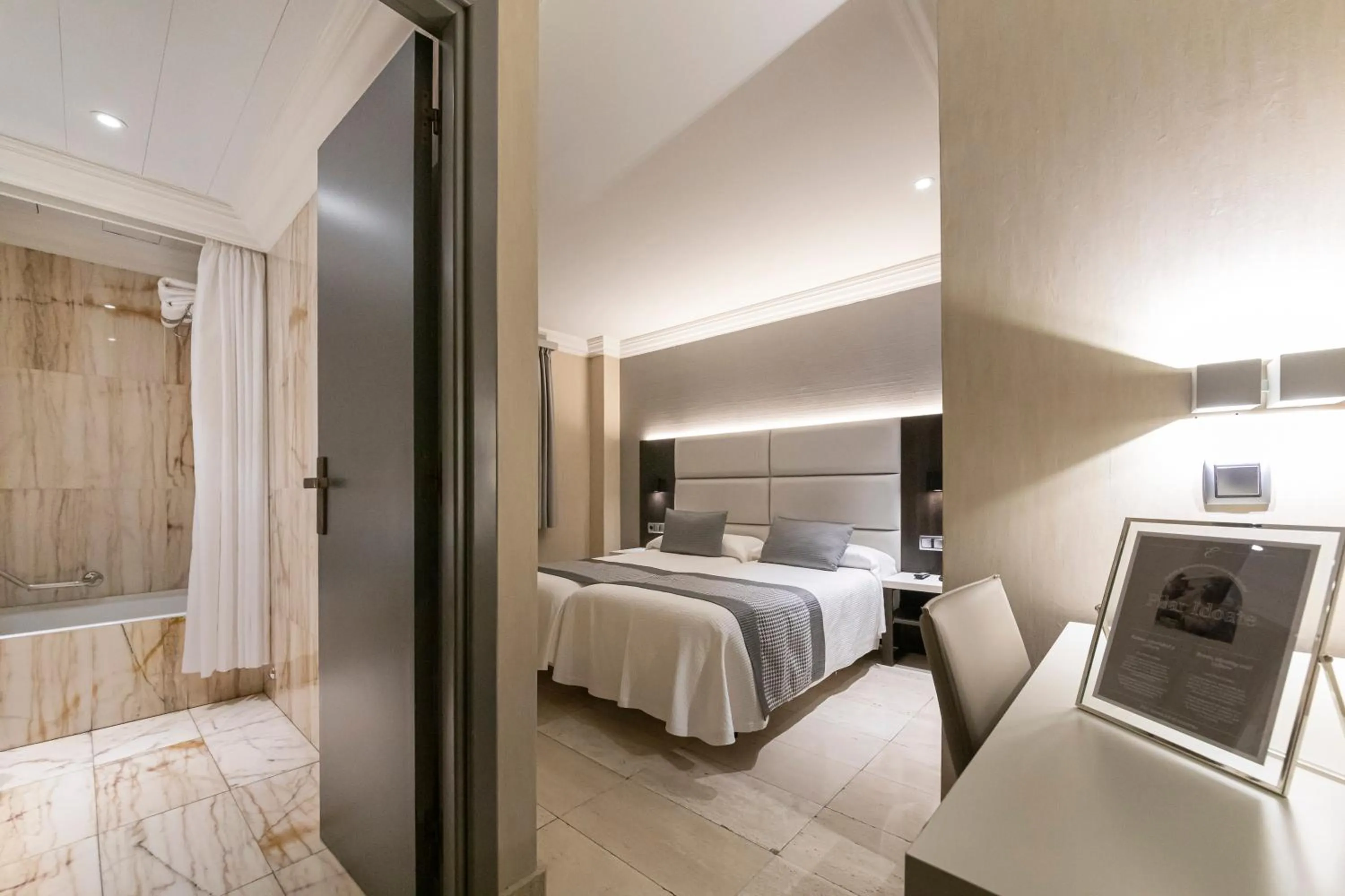 Photo of the whole room, Bed in Habitus Hotel Europa