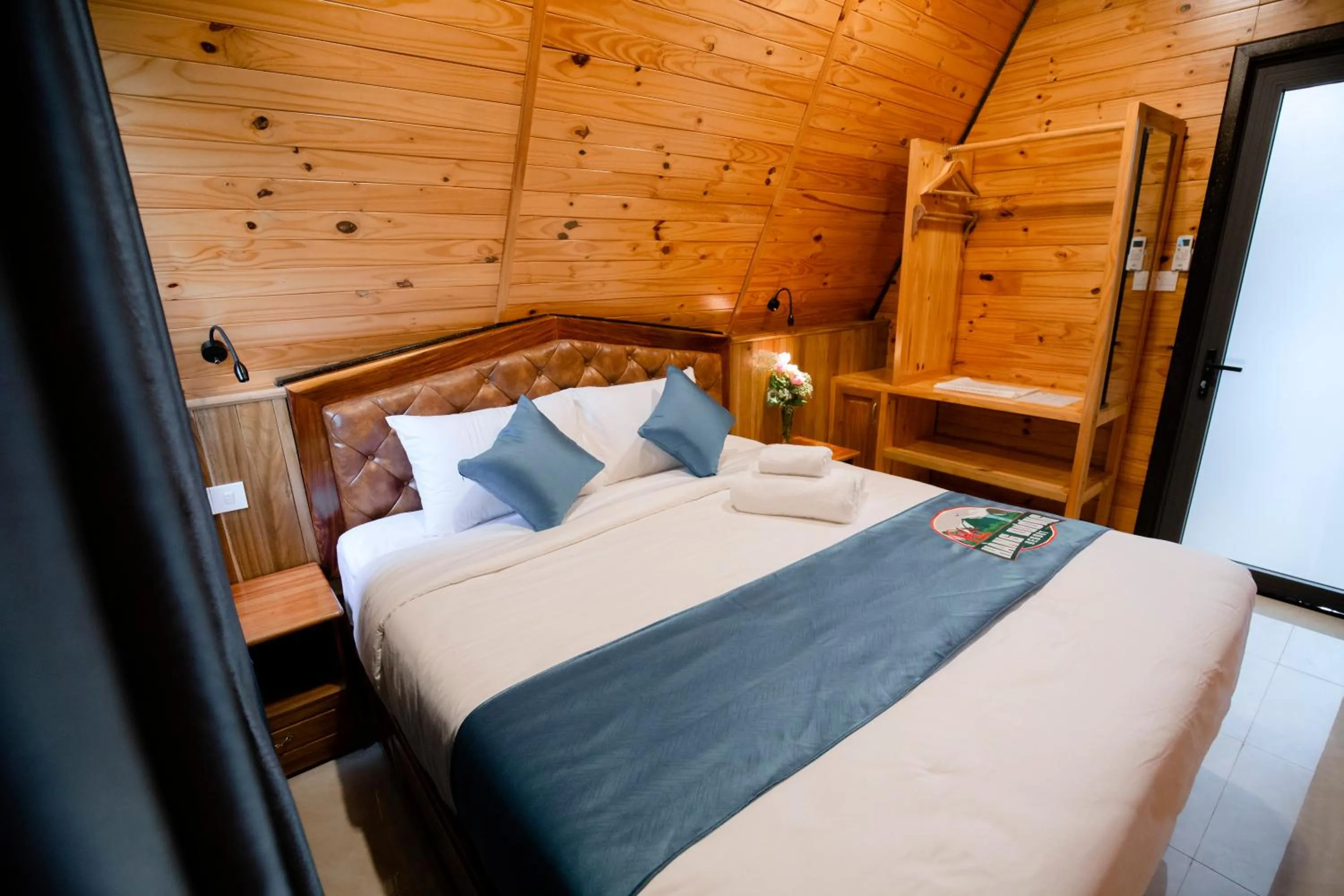 Bed in Resort Hàng Dương