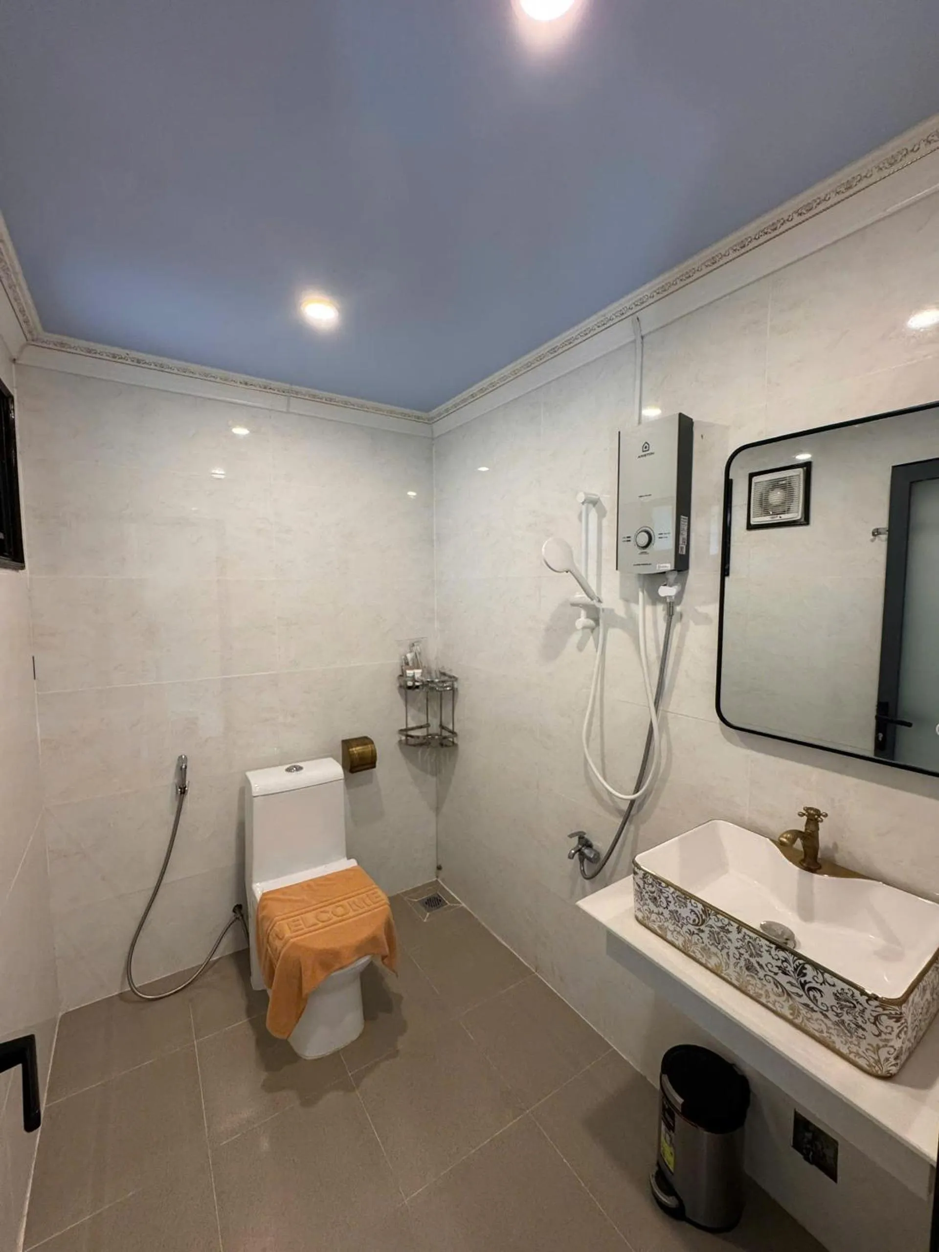 Shower in Resort Hàng Dương
