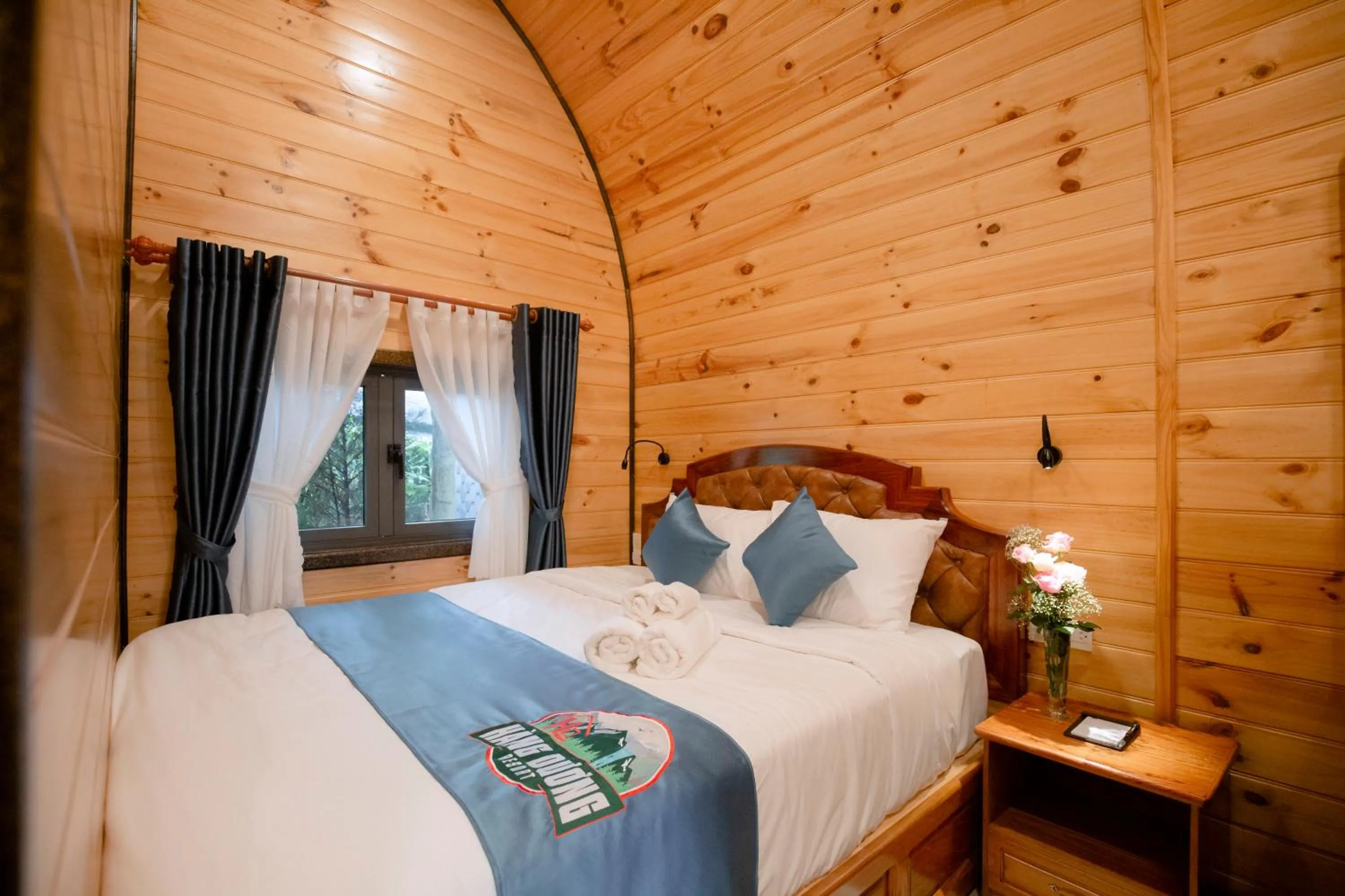 Bed in Resort Hàng Dương