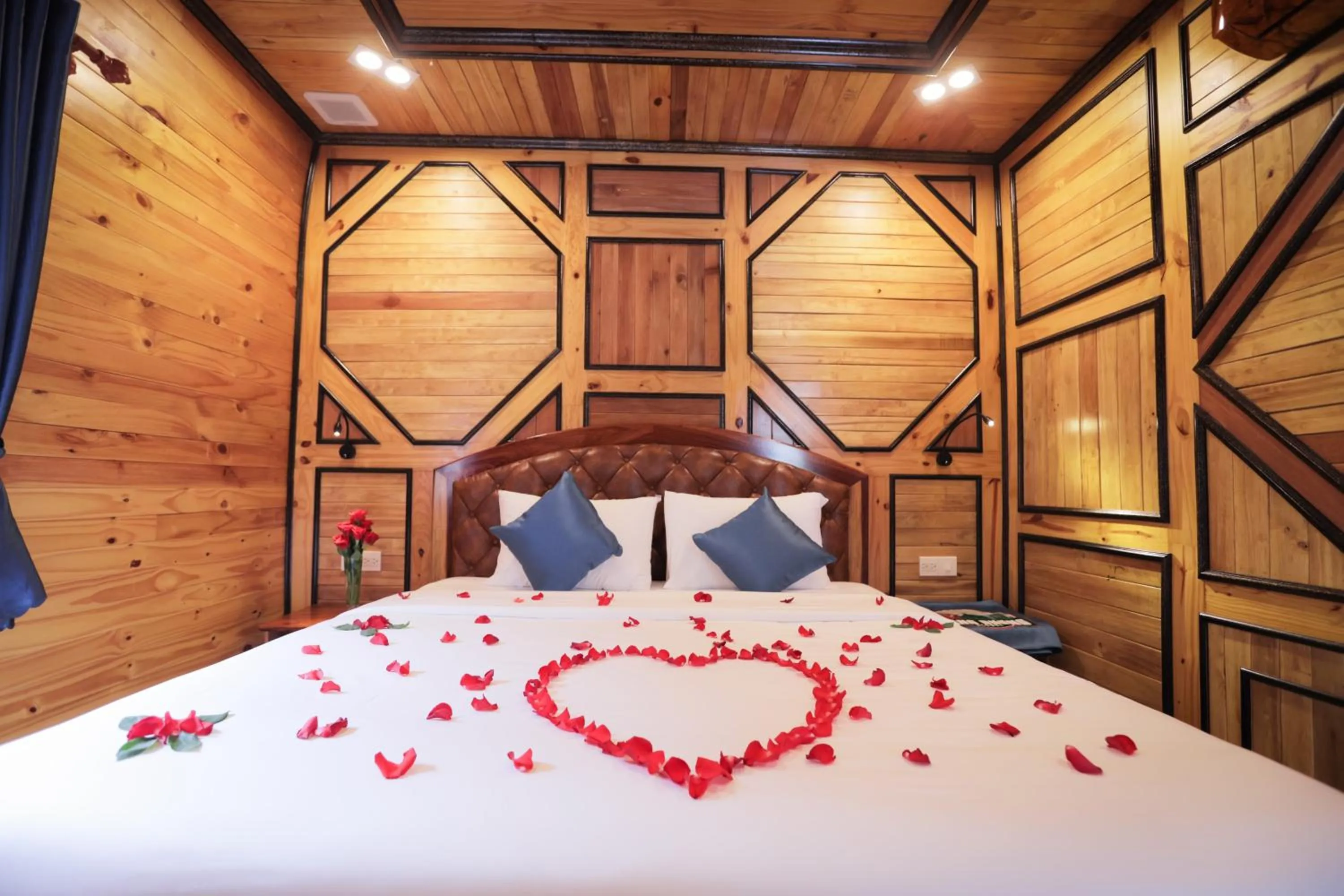 Bed in Resort Hàng Dương