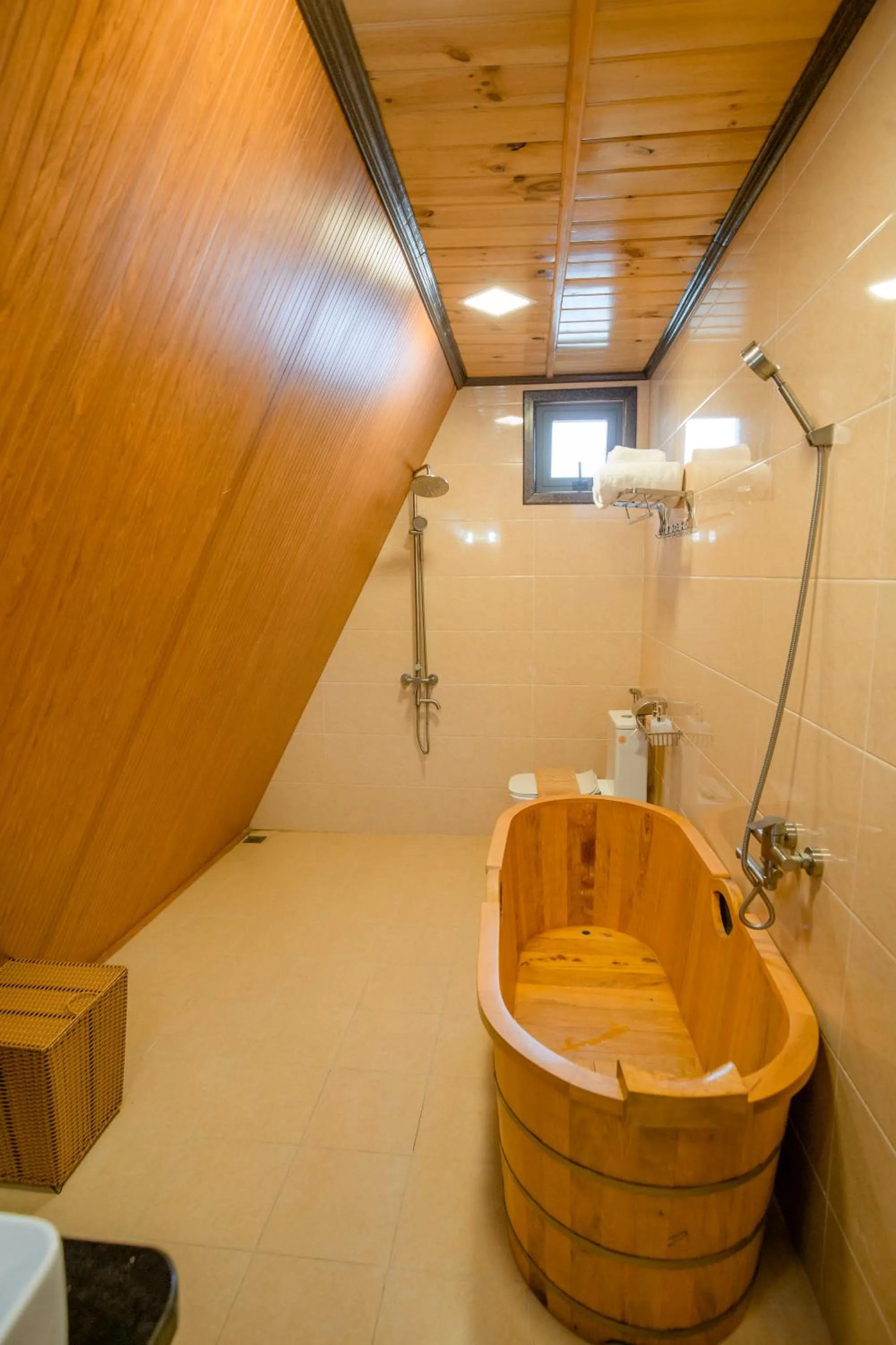 Shower in Resort Hàng Dương