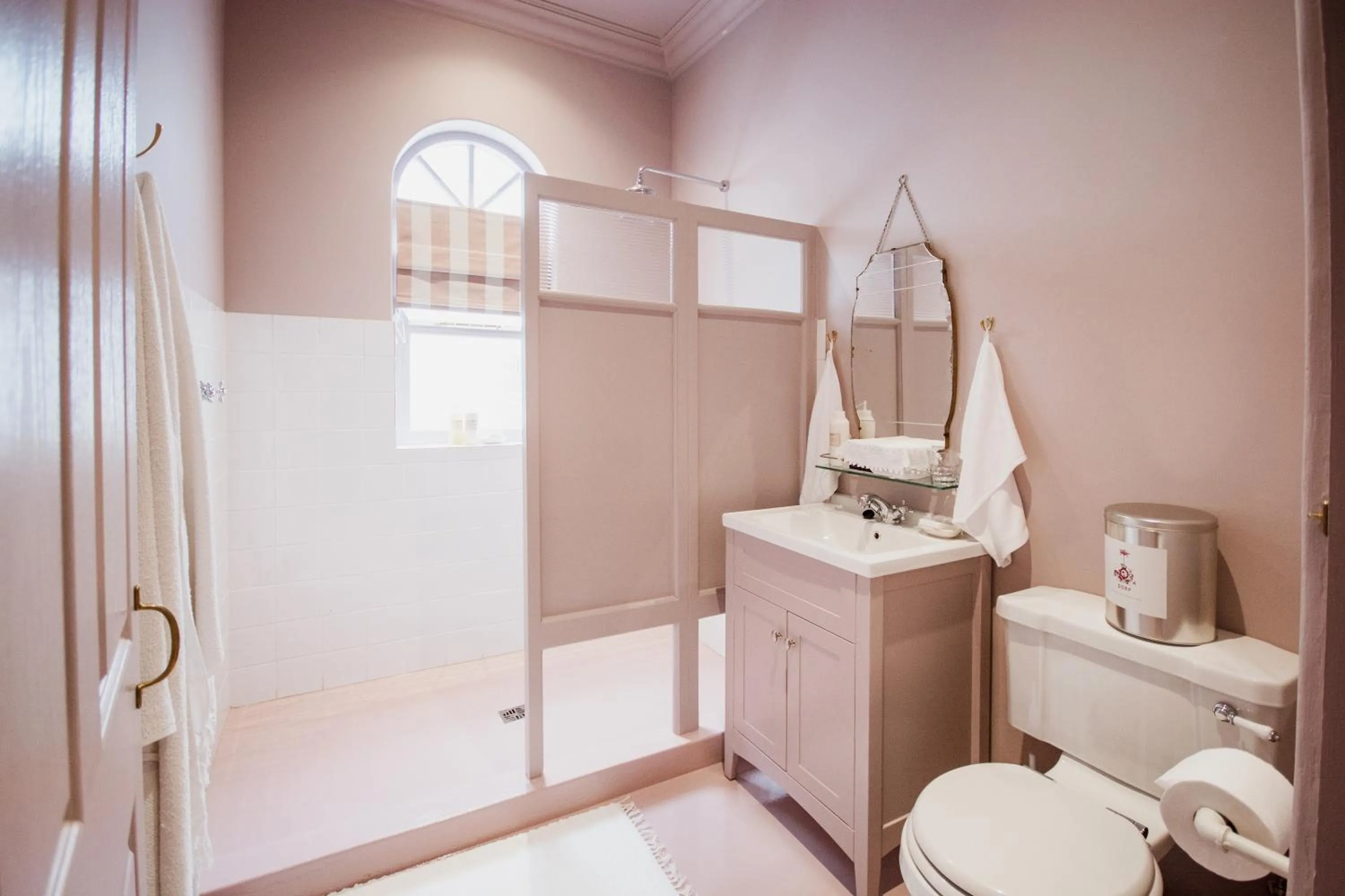 Toilet in Dorp Hotel