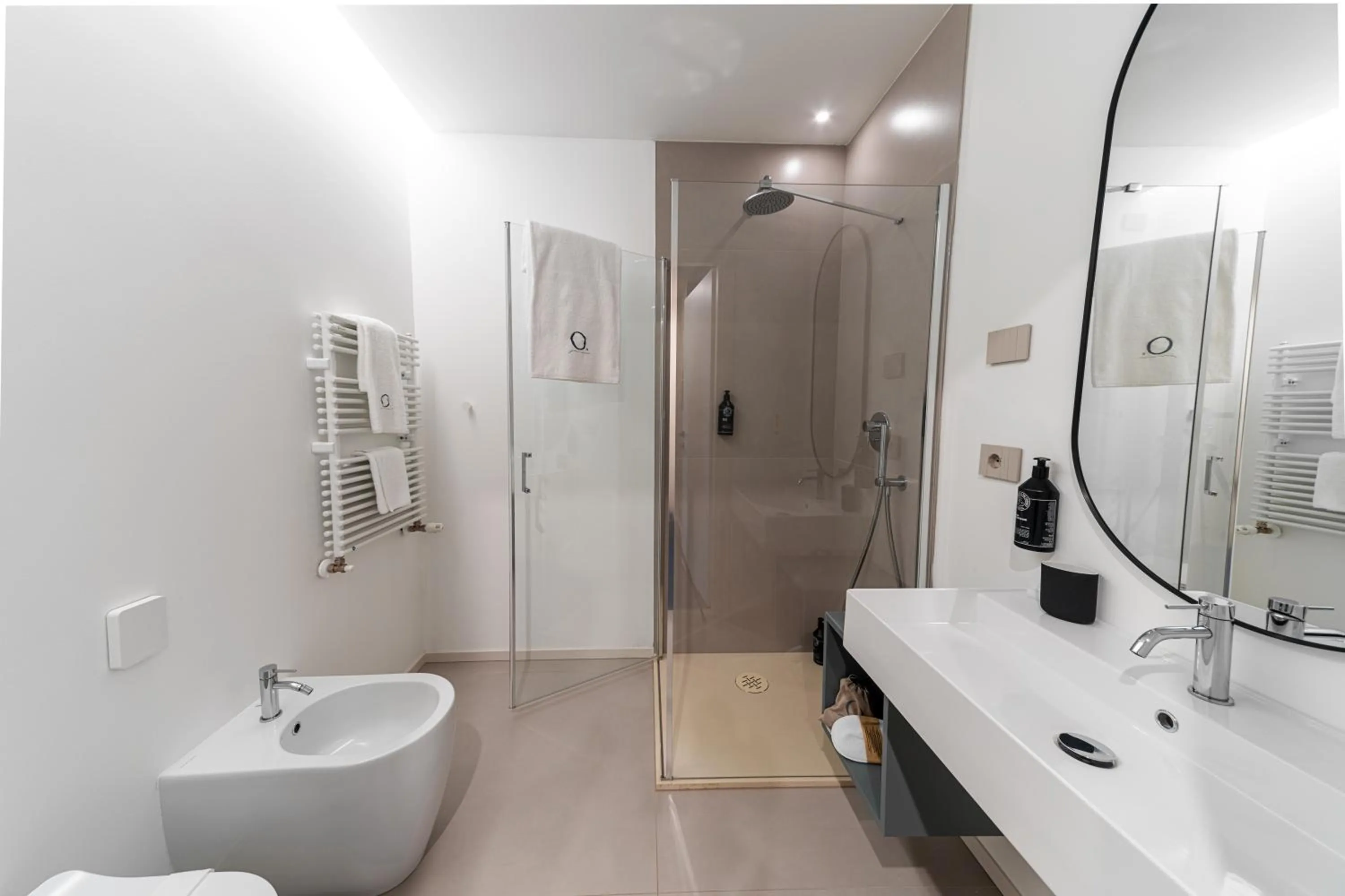 Shower in Open Hotel