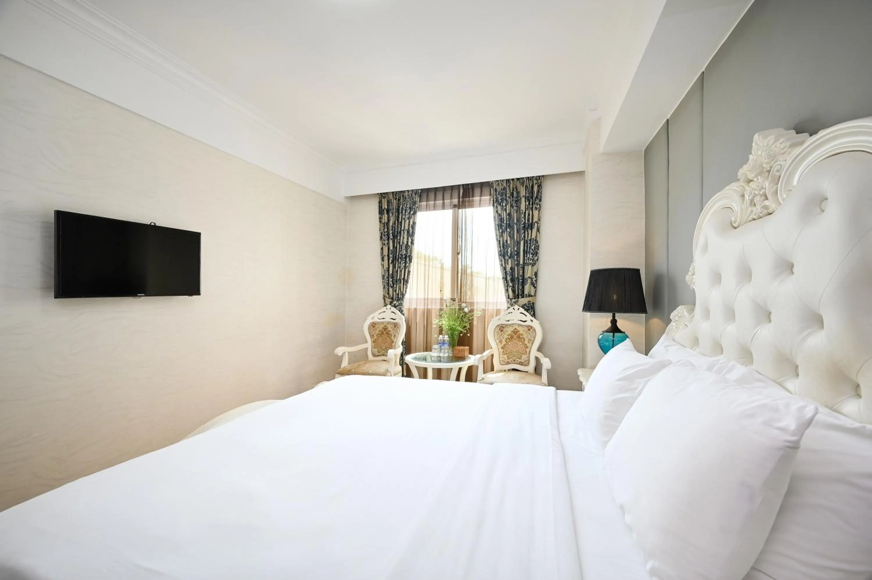 Bedroom, Bed in California Saigon Hotel & Rooftop Pool