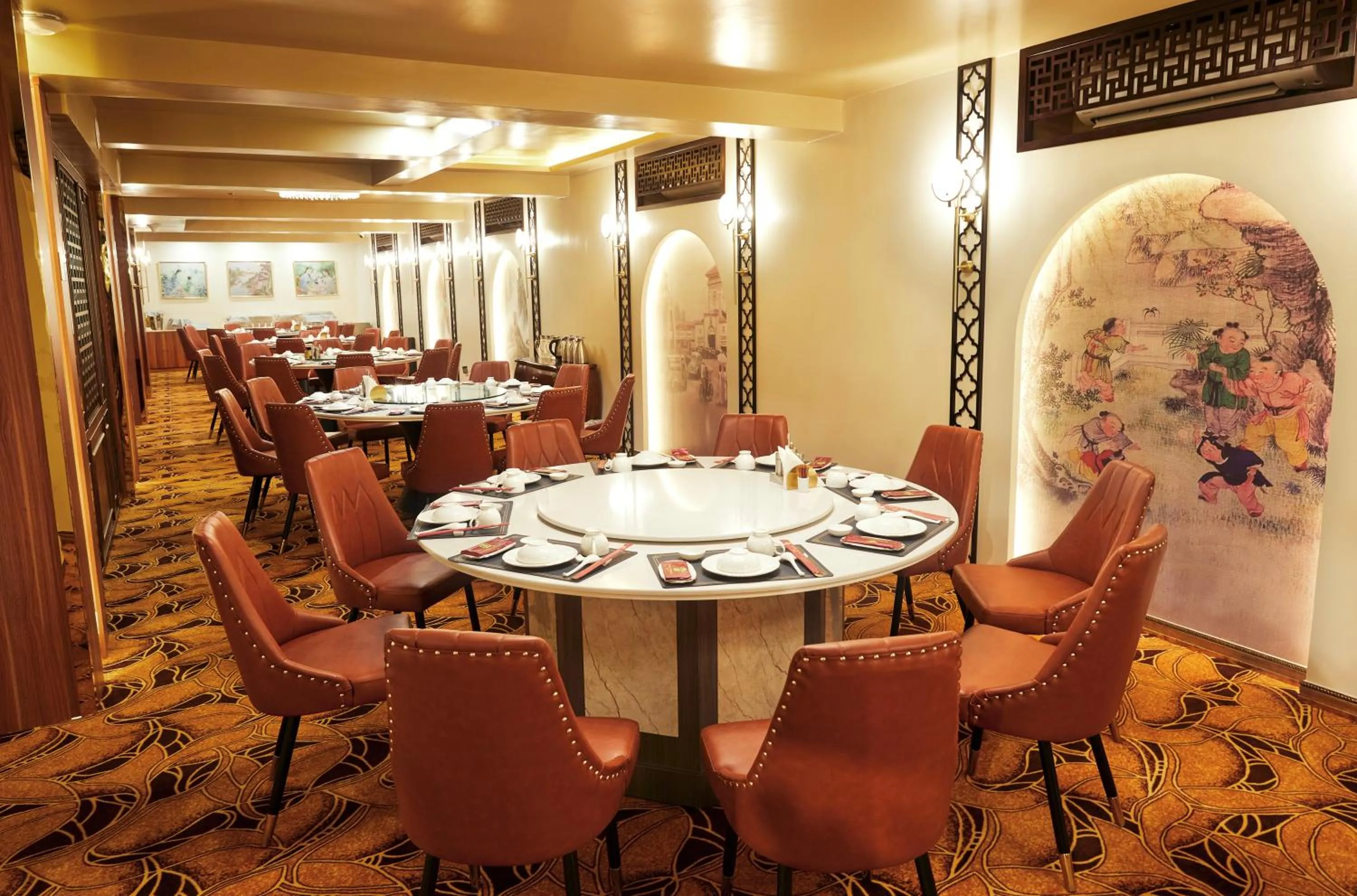 Restaurant/places to eat in California Saigon Hotel & Rooftop Pool