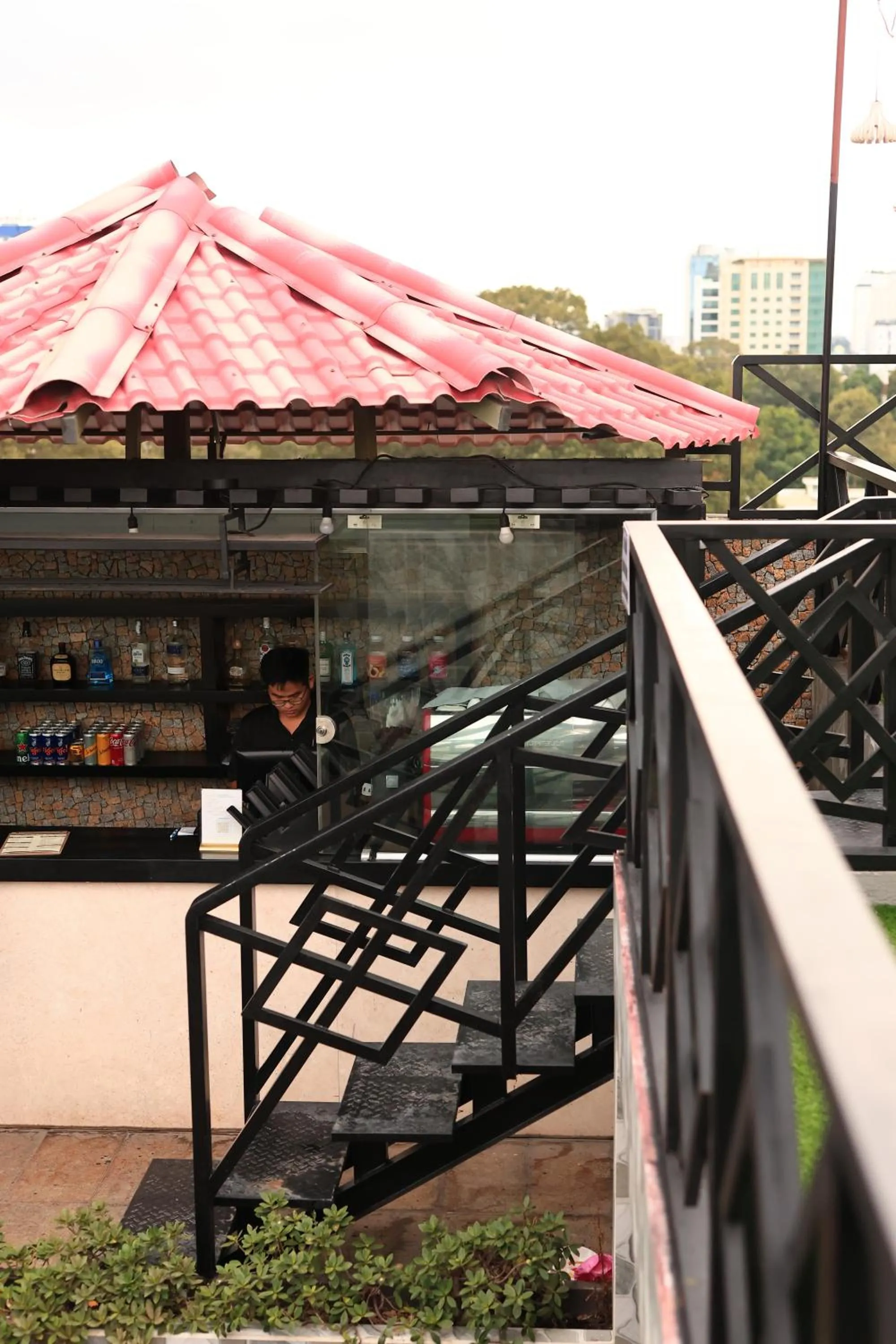 California Saigon Hotel & Rooftop Pool