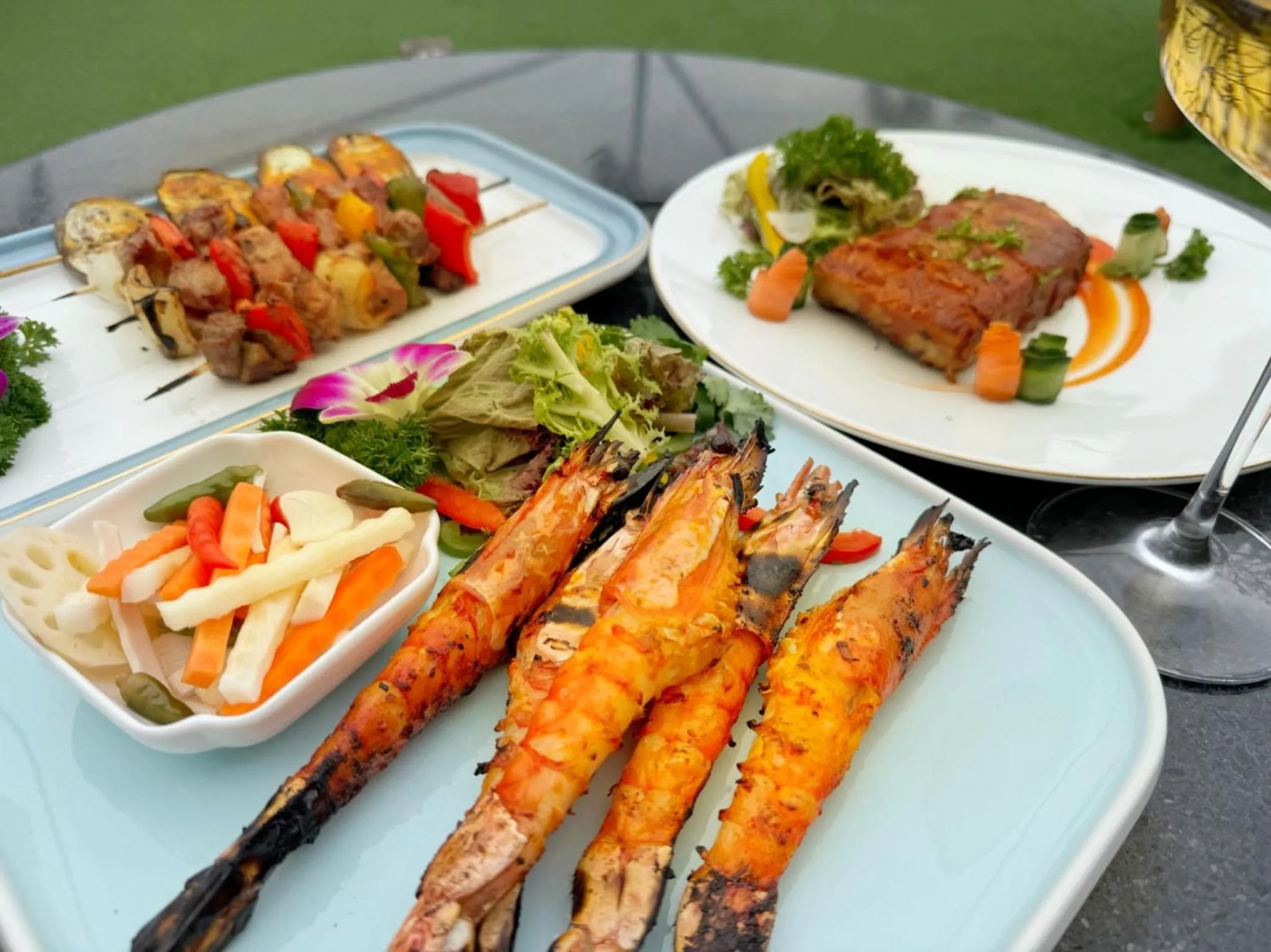 Food and drinks in California Saigon Hotel & Rooftop Pool