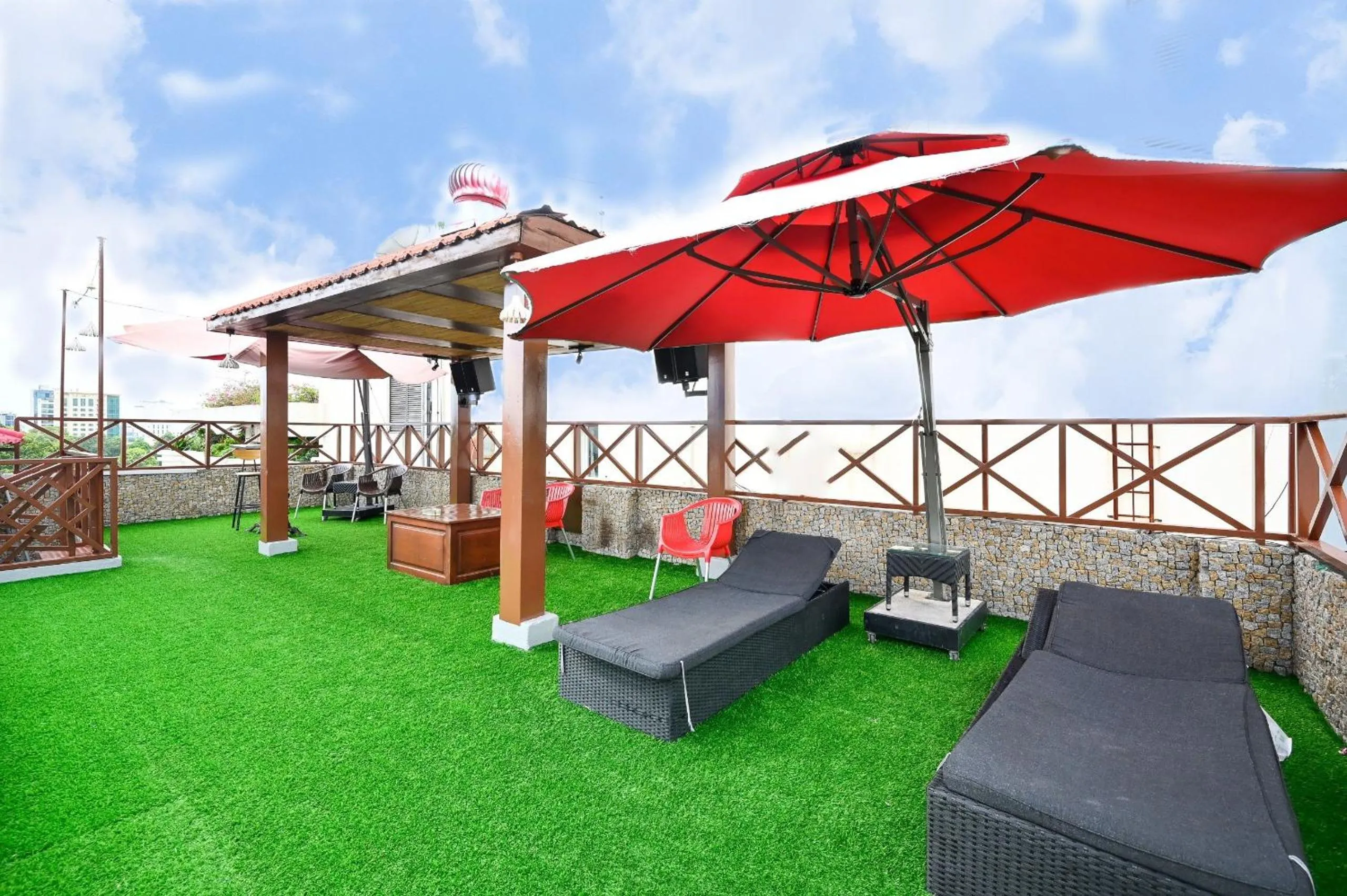 sunbed in California Saigon Hotel & Rooftop Pool