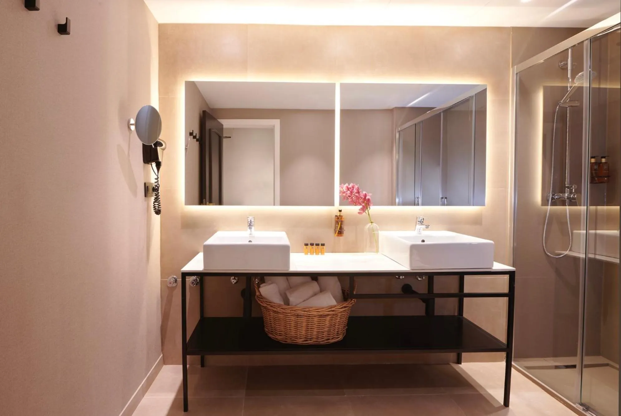 Bathroom in Acta Splendid