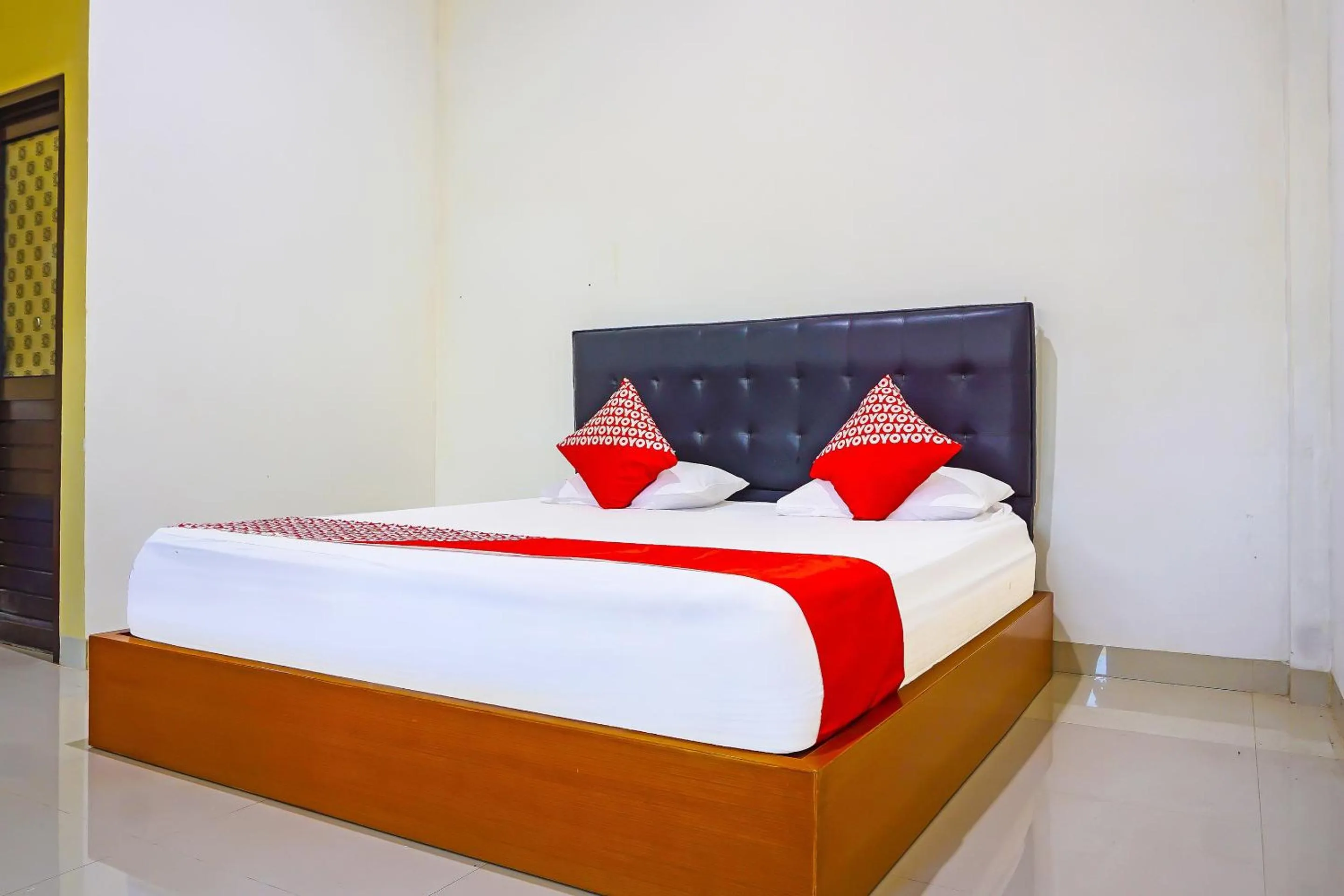 Standard Double Room in Hotel O Homestay Anitha Syariah Makassar