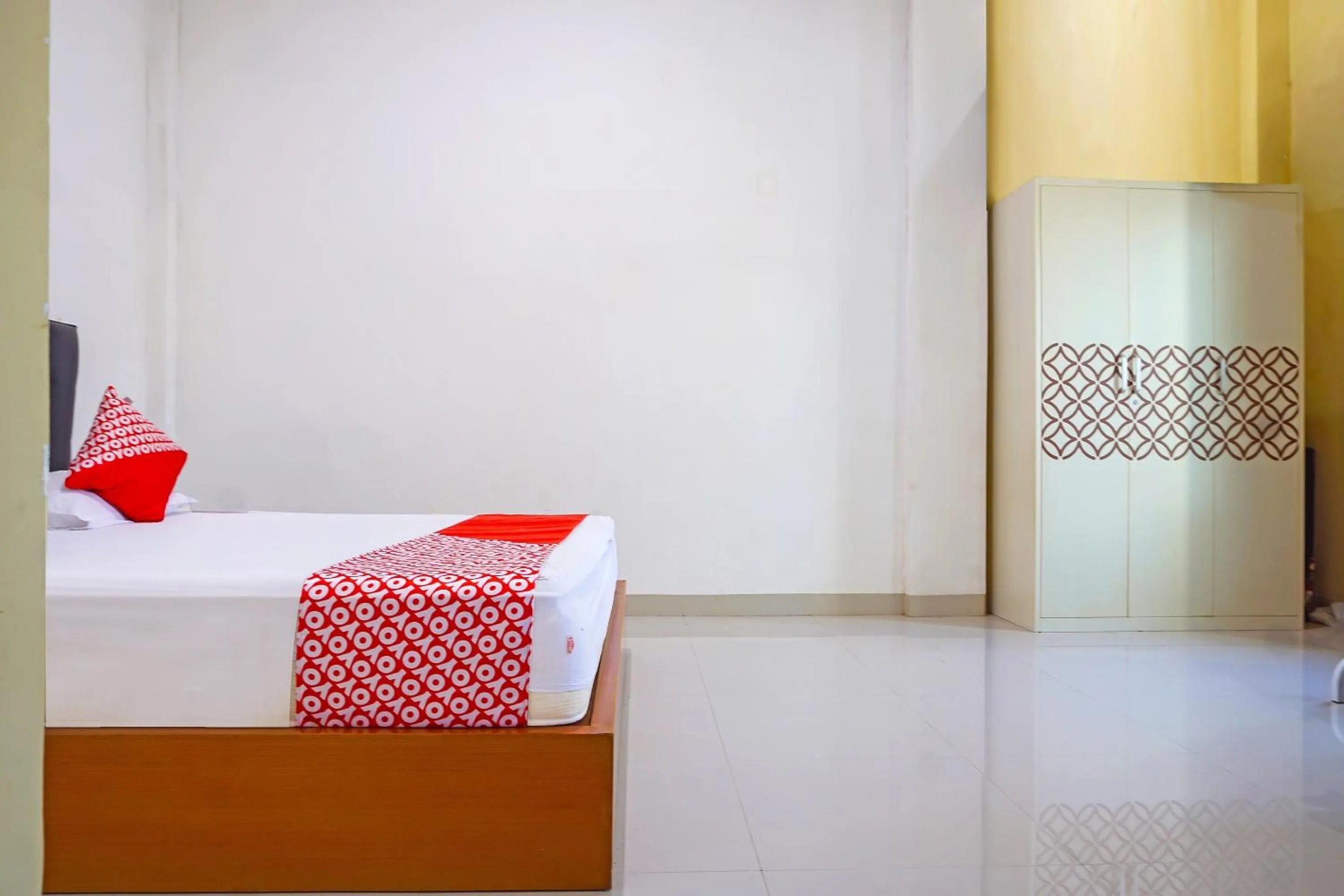 Bedroom, Bed in Hotel O Homestay Anitha Syariah Makassar