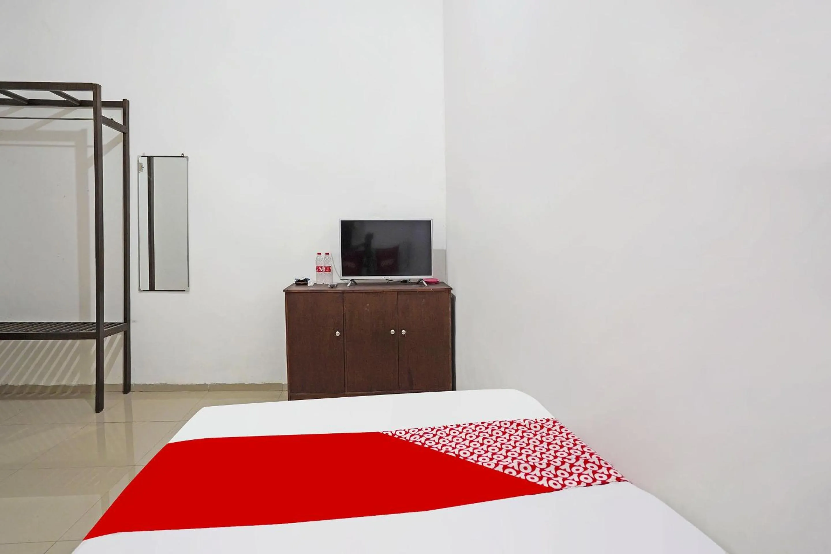Bedroom, Bed in OYO Life 91670 Mannsur Homestay Syariah