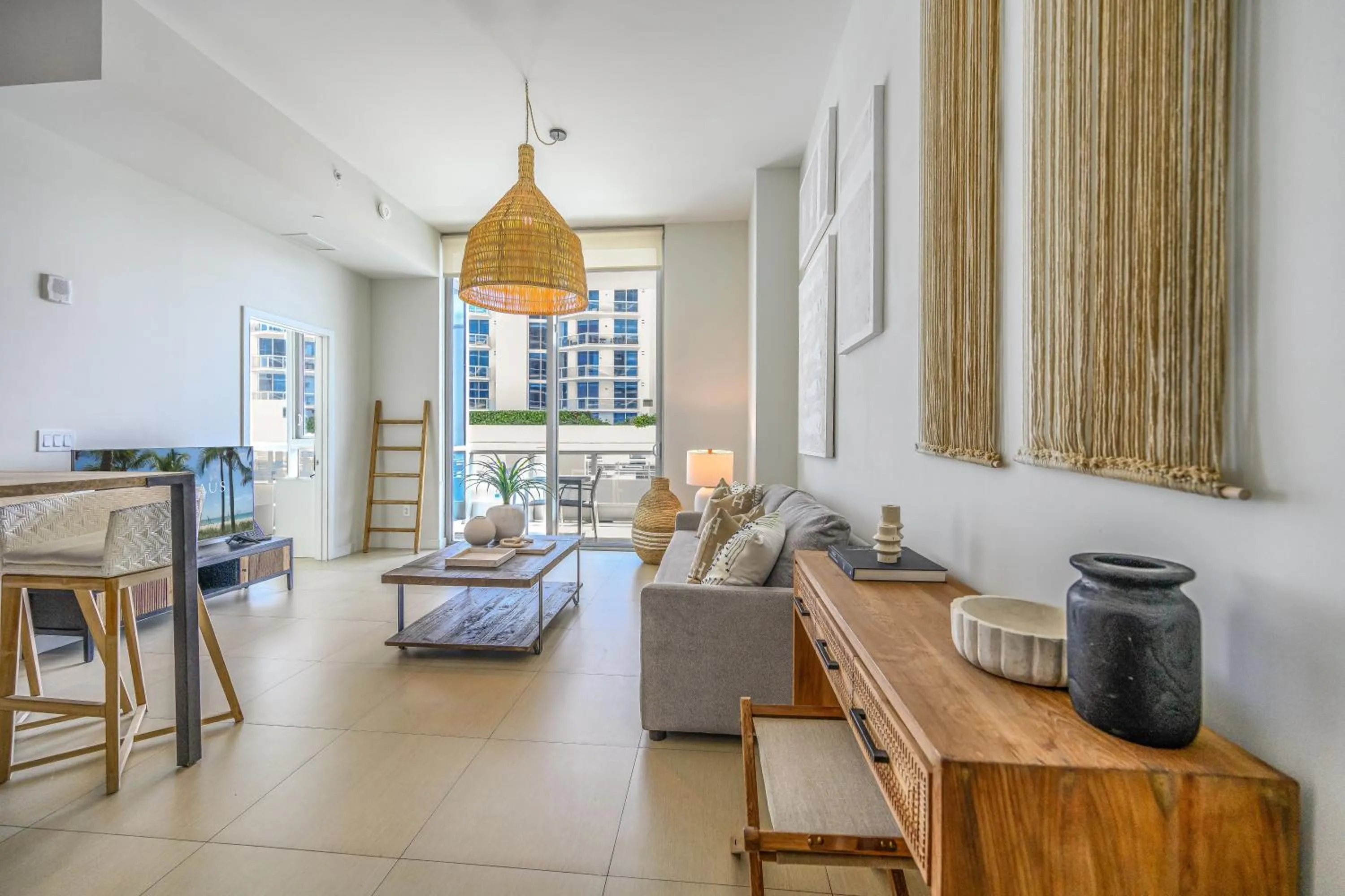 TV and multimedia in Monte Carlo by Miami Vacations