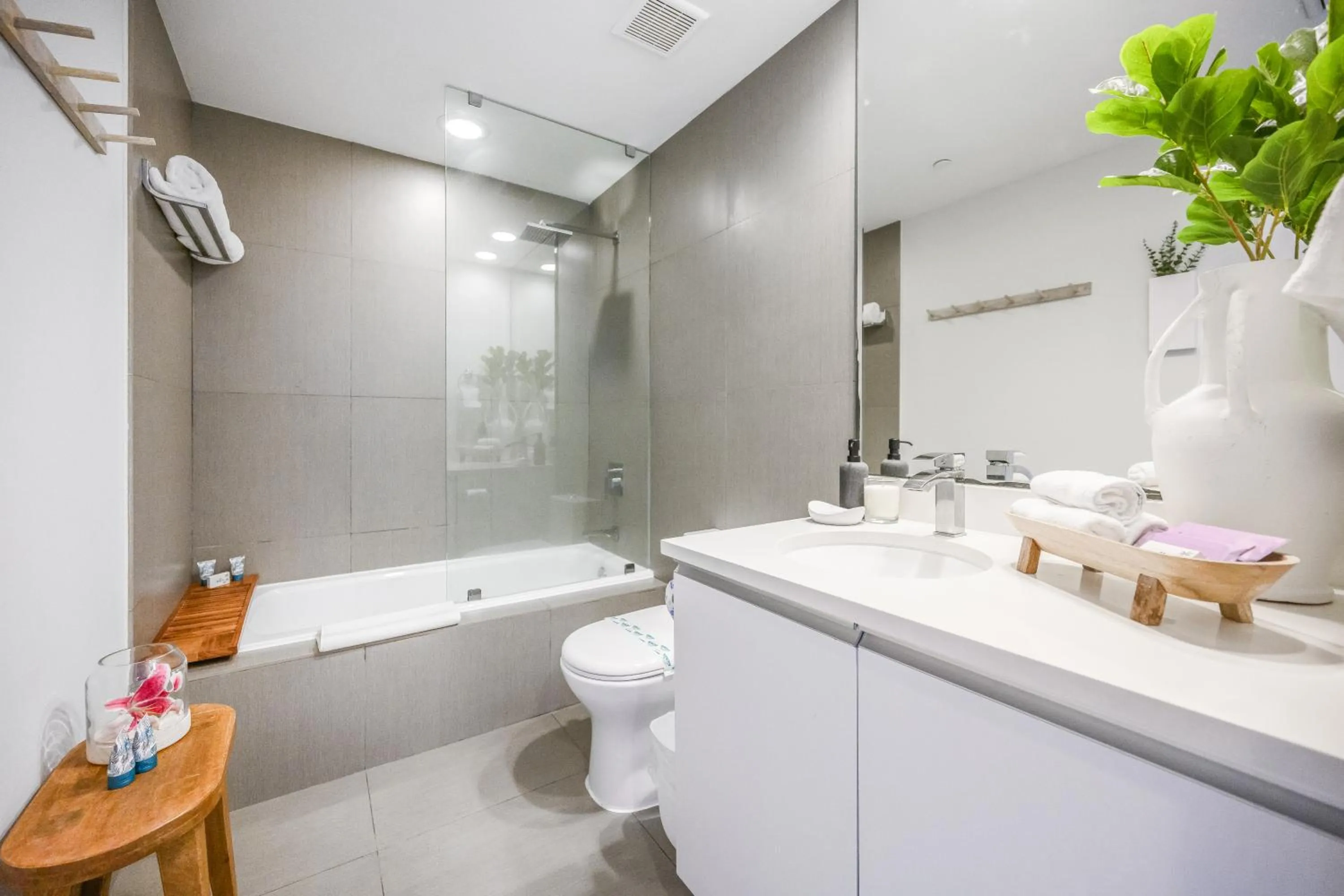 Shower in Monte Carlo by Miami Vacations