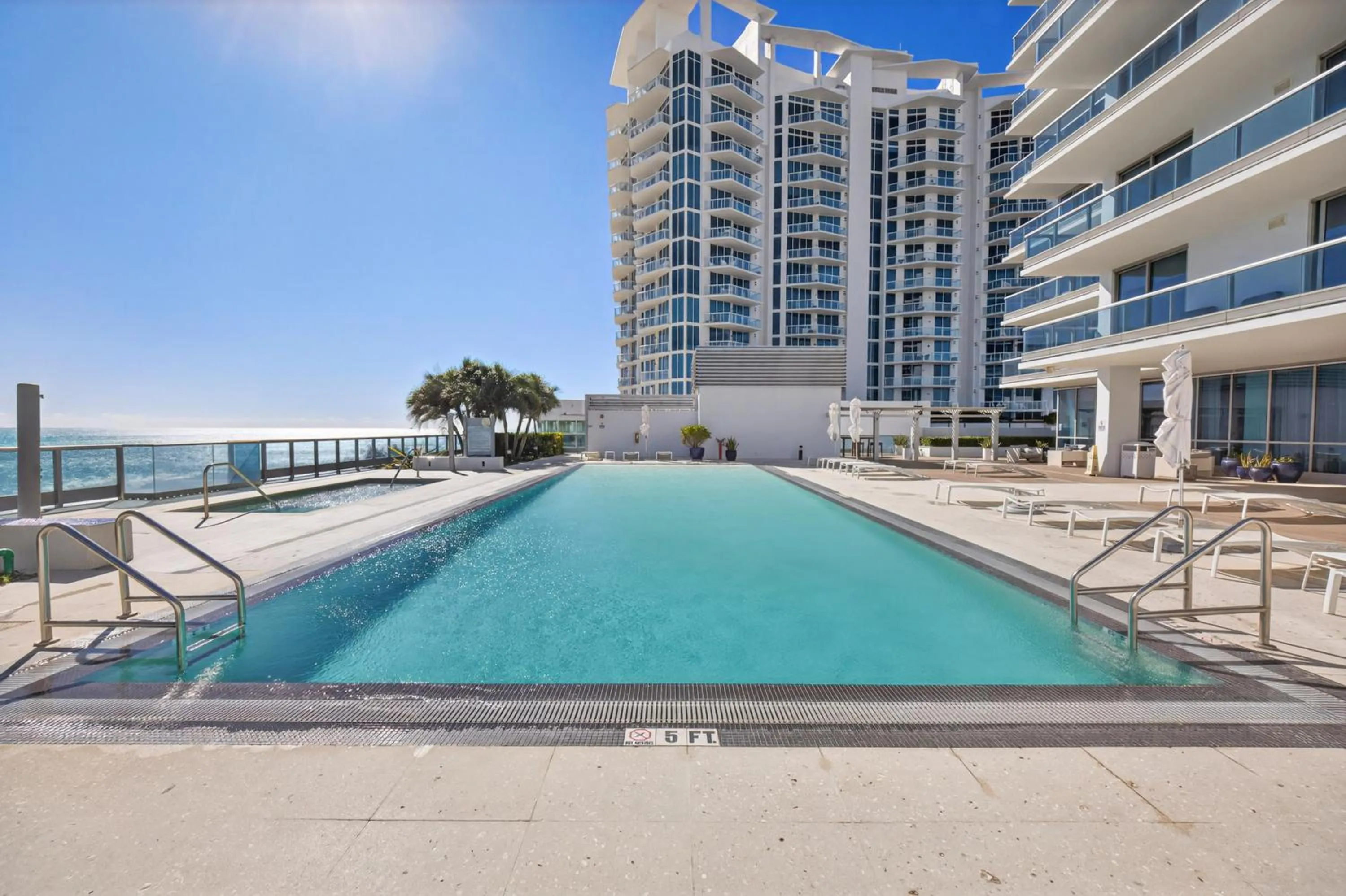 Swimming pool in Monte Carlo by Miami Vacations