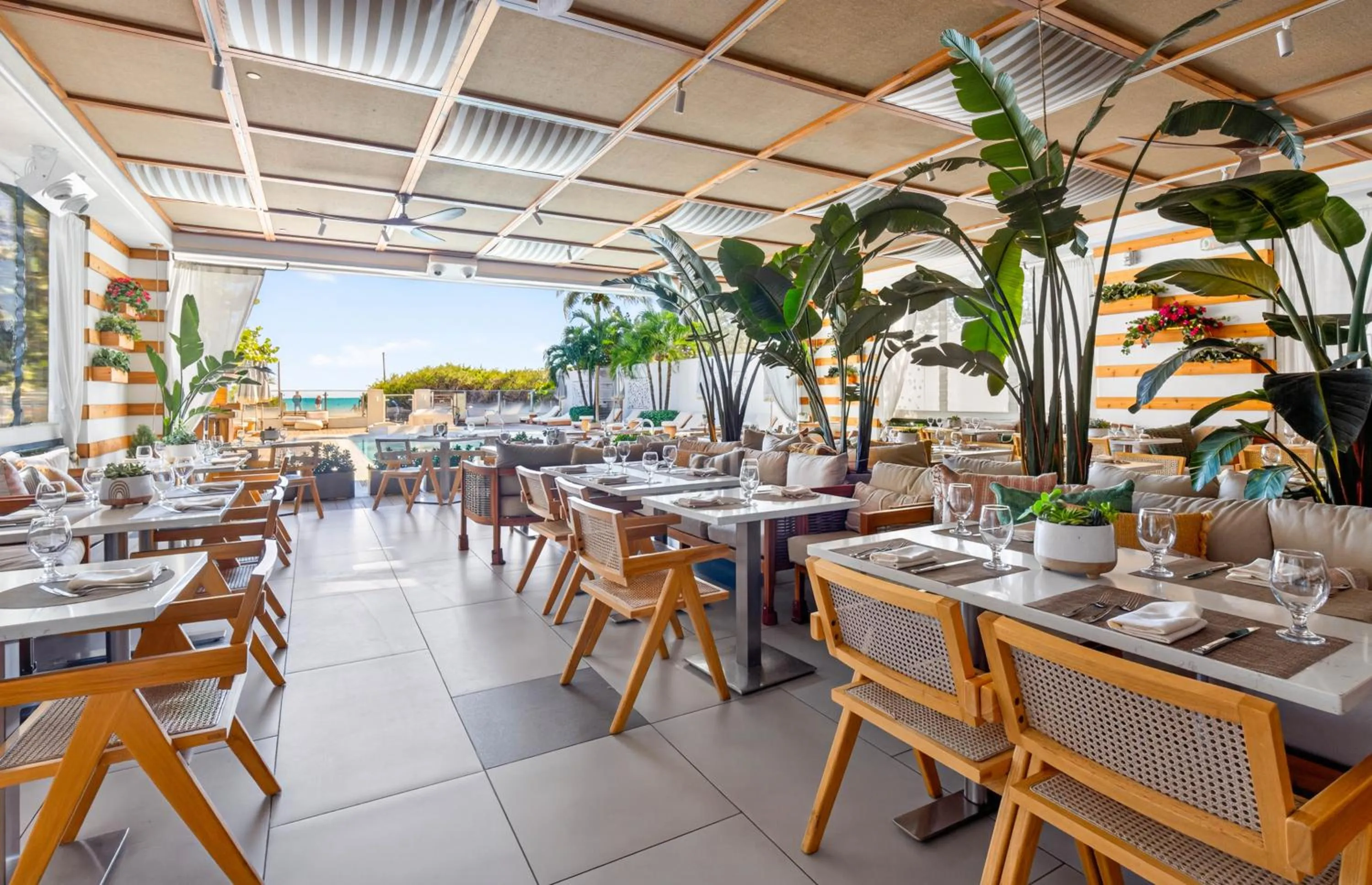 Restaurant/places to eat in Monte Carlo by Miami Vacations