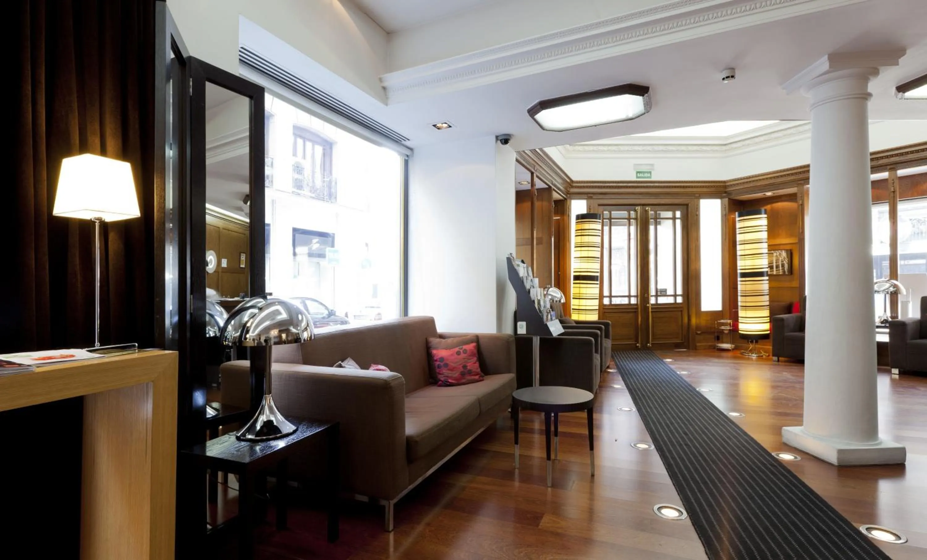 Lobby or reception in Quatro Puerta del Sol